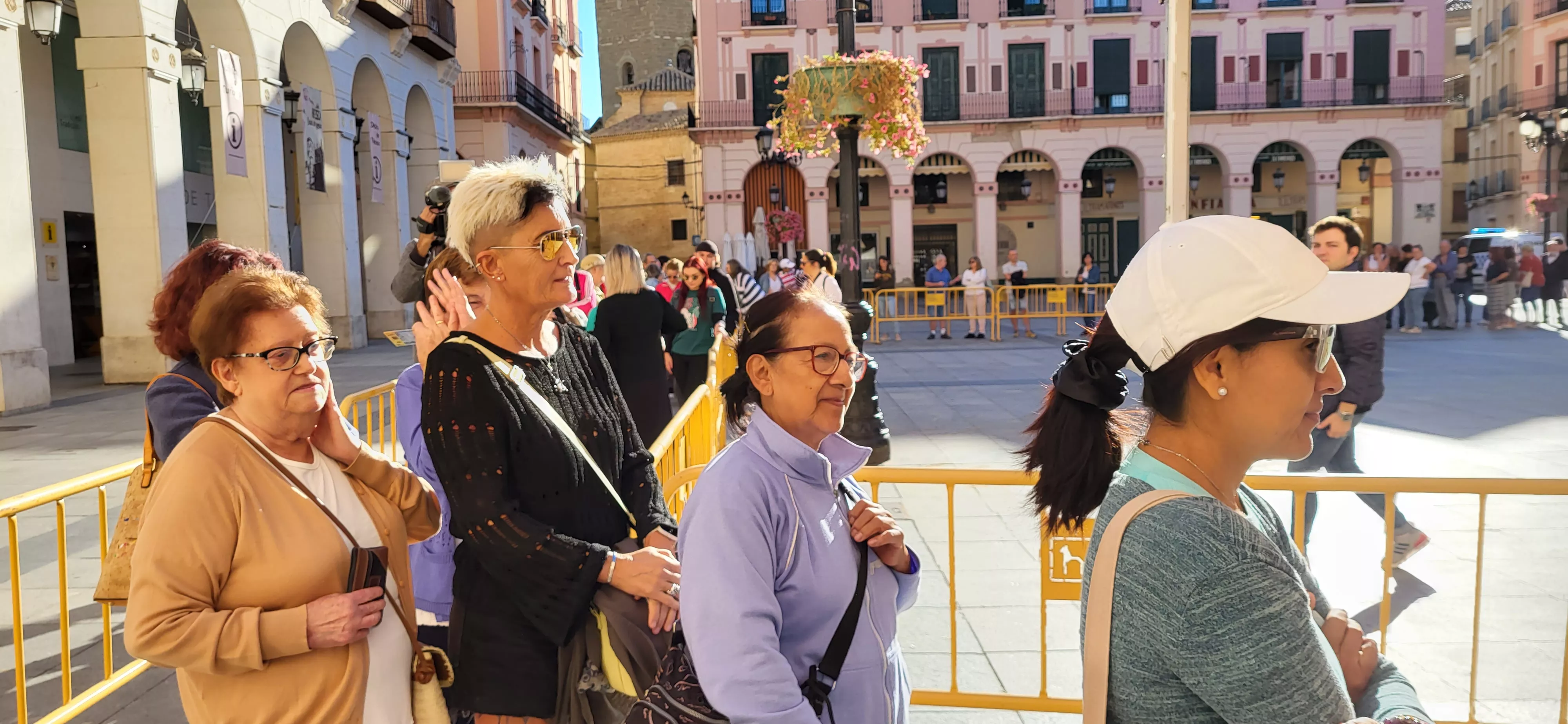  Solicitud de Bonos Impulsa por los oscenses de forma presencial. Foto Mercedes Manterola