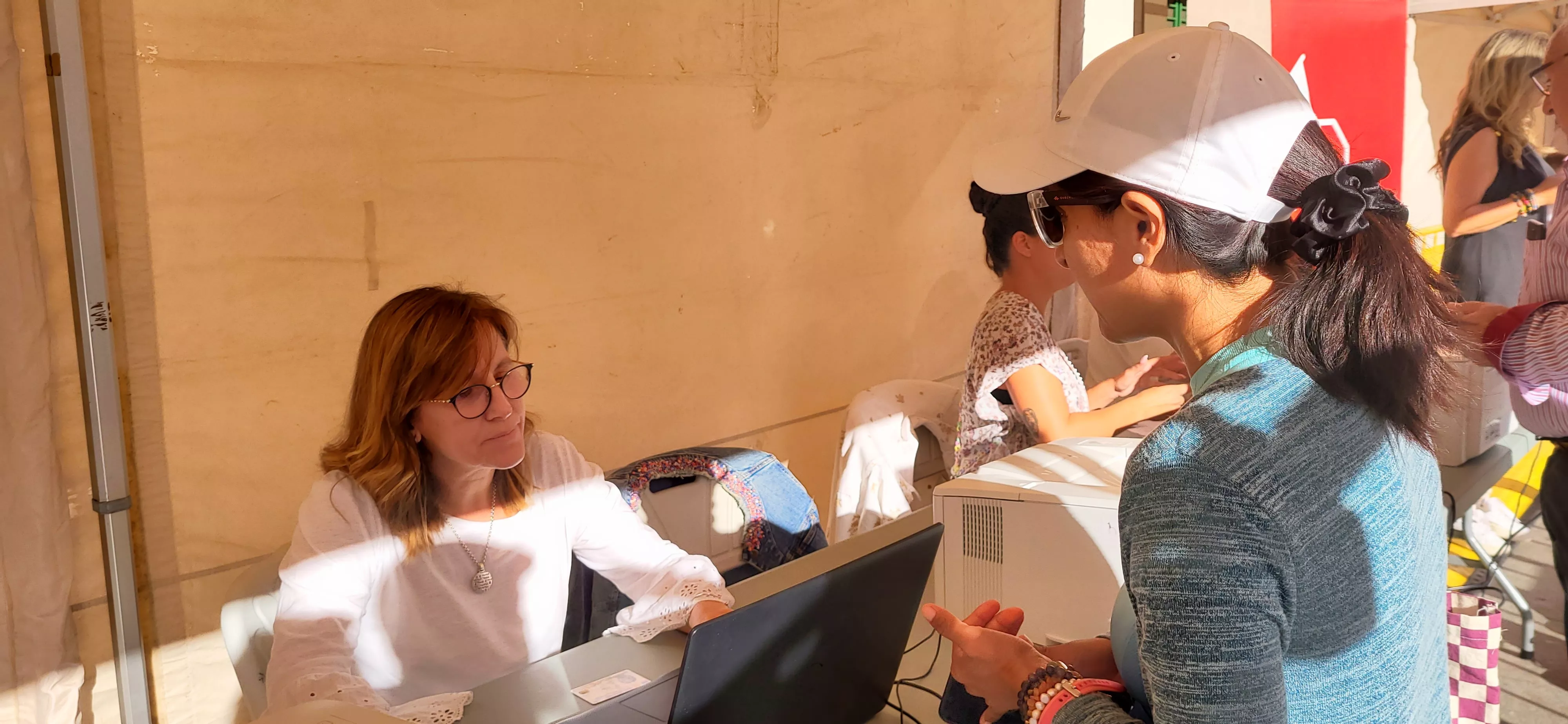  Solicitud de Bonos Impulsa por los oscenses de forma presencial. Foto Mercedes Manterola