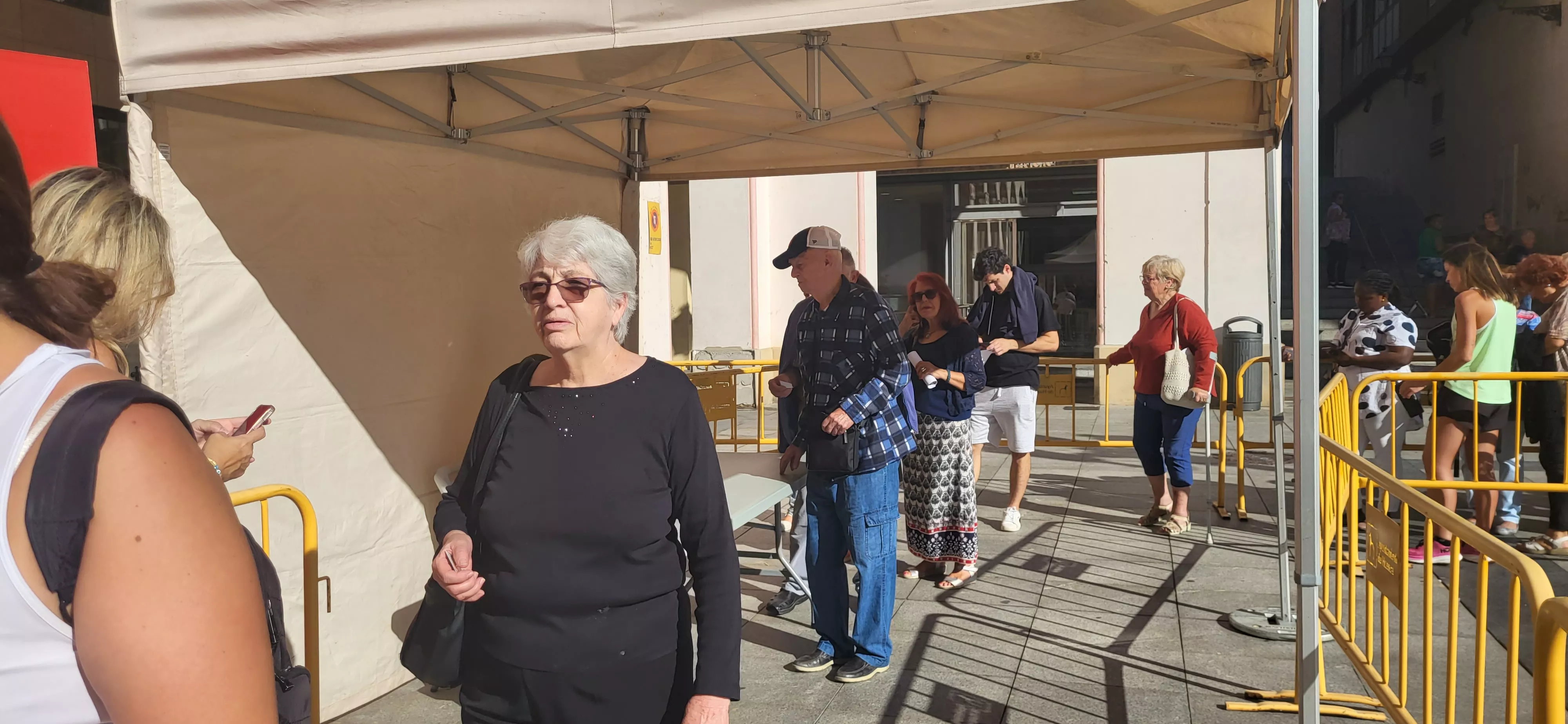  Solicitud de Bonos Impulsa por los oscenses de forma presencial. Foto Mercedes Manterola