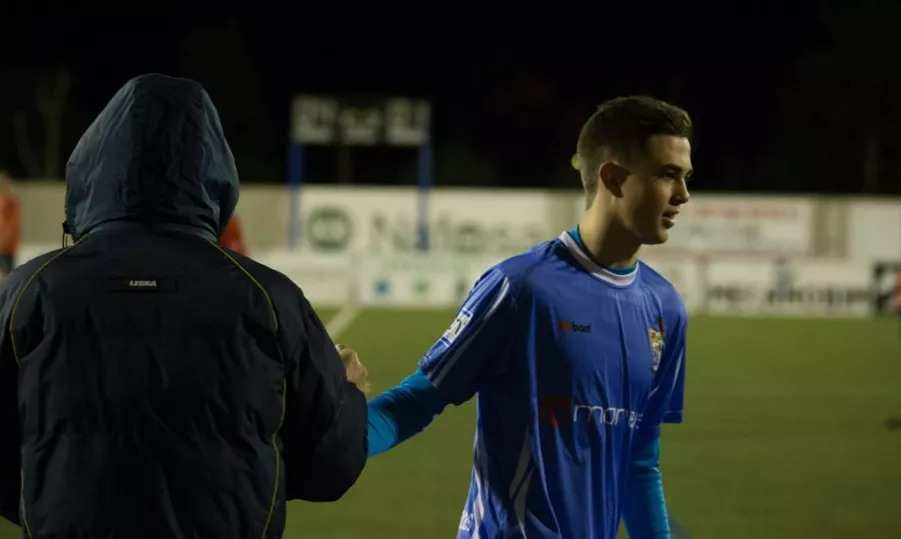 Andrés Borge, en Los Olmos, con la camiseta del Binéfar FB.