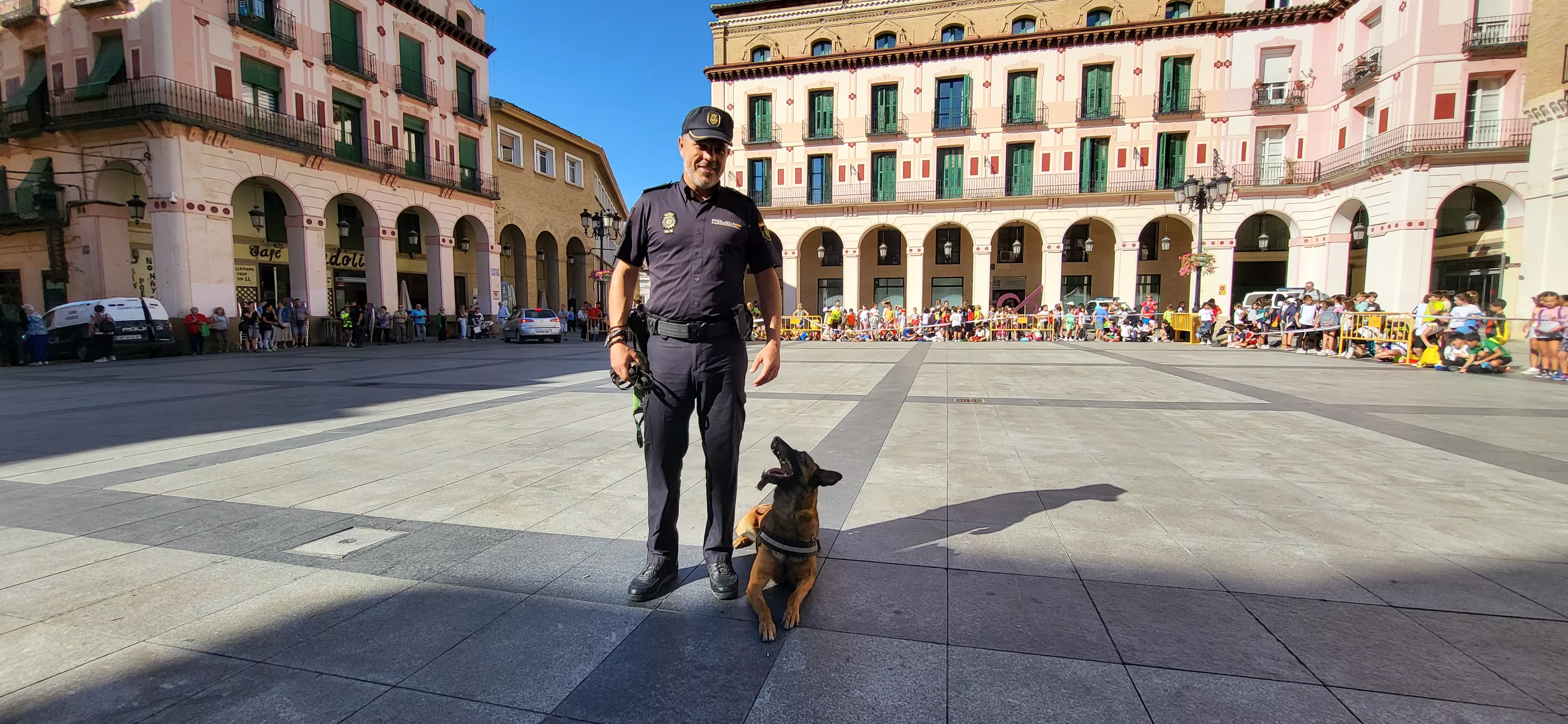 Exhibición de medio y especialidades policiales en Huesca. Foto Mercedes Manterola