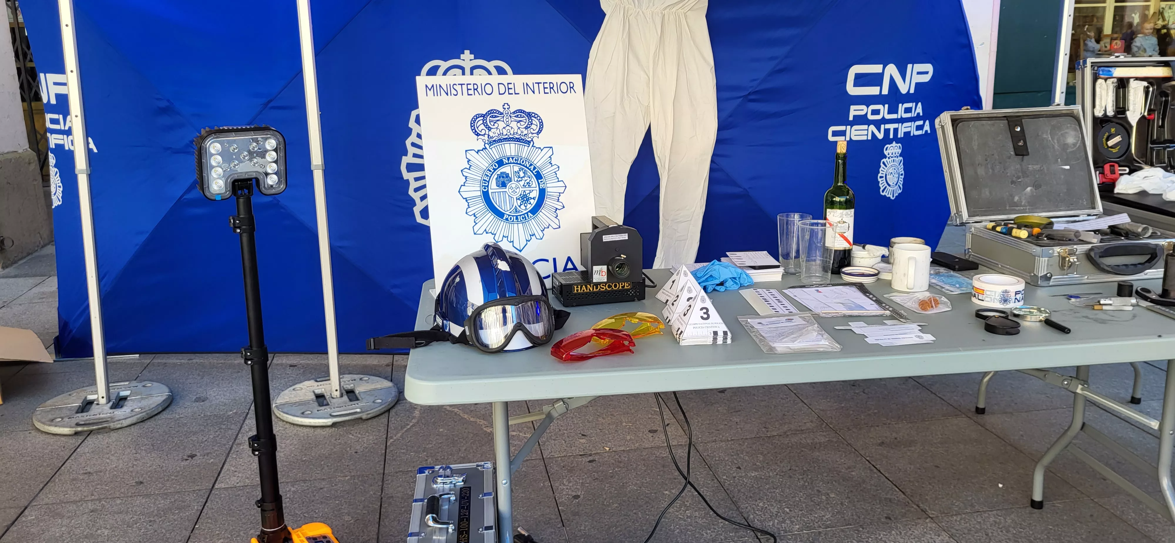 Exhibición de medio y especialidades policiales en Huesca. Foto Mercedes Manterola