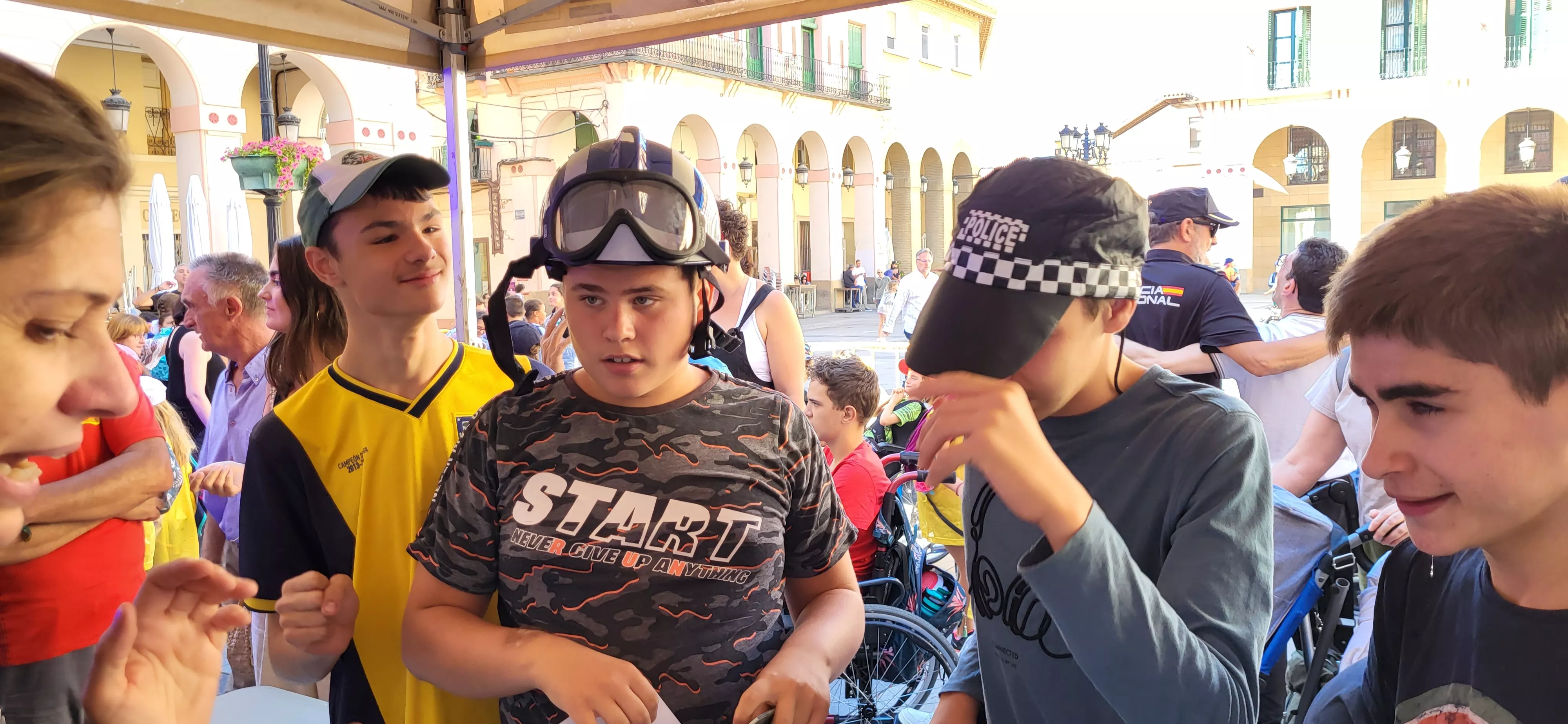 Exhibición de medio y especialidades policiales en Huesca. Foto Mercedes Manterola