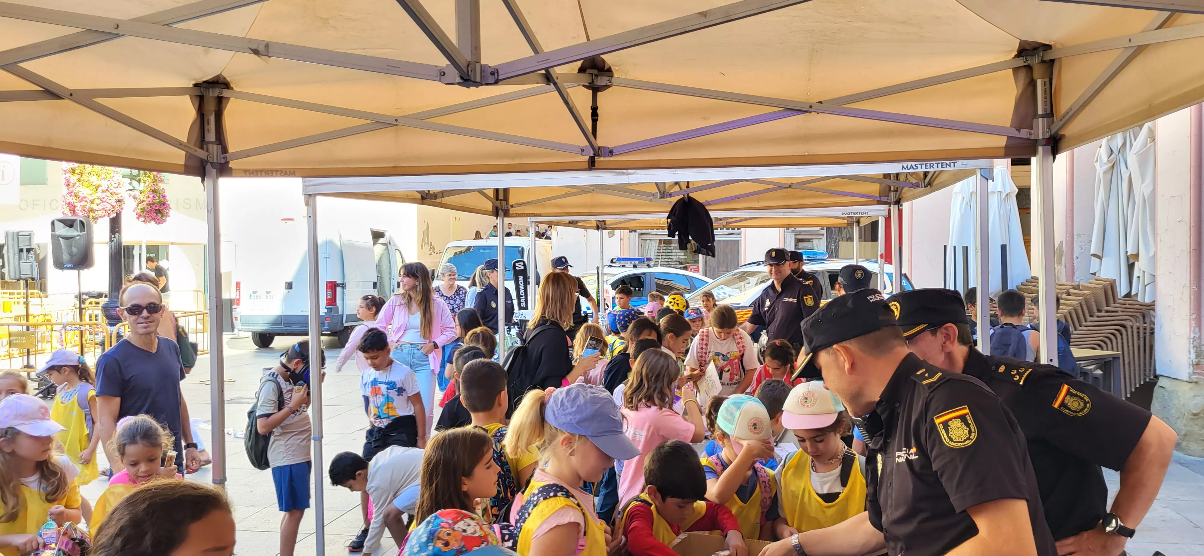 Exhibición de medio y especialidades policiales en Huesca. Foto Mercedes Manterola
