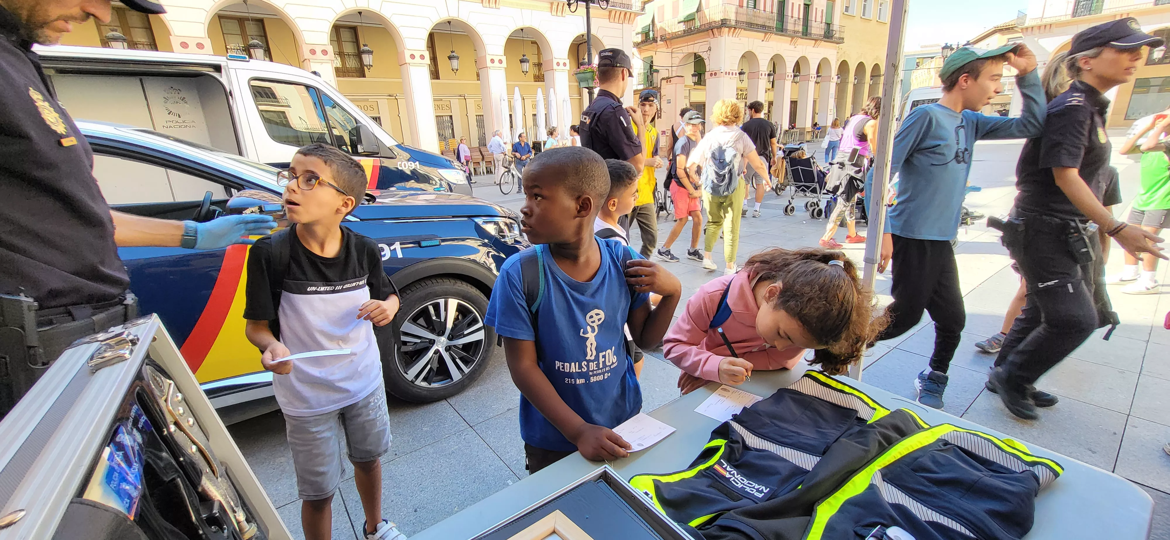 Exhibición de medio y especialidades policiales en Huesca. Foto Mercedes Manterola