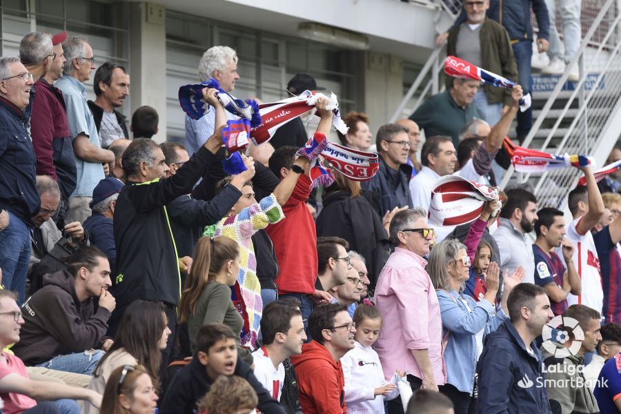 Público en el Huesca-Leganés. FOTO LA LIGA