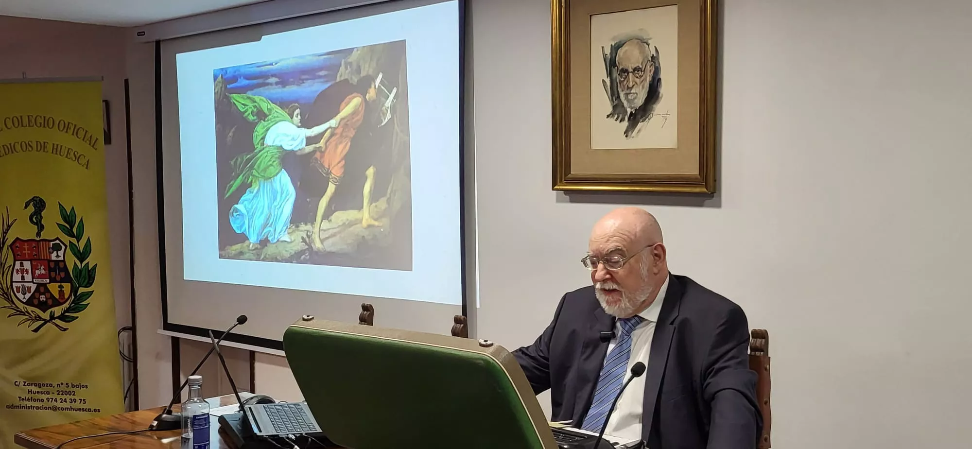 Lectura del Discurso de Ingreso en Asemeya de Ángel Escolán Gelos