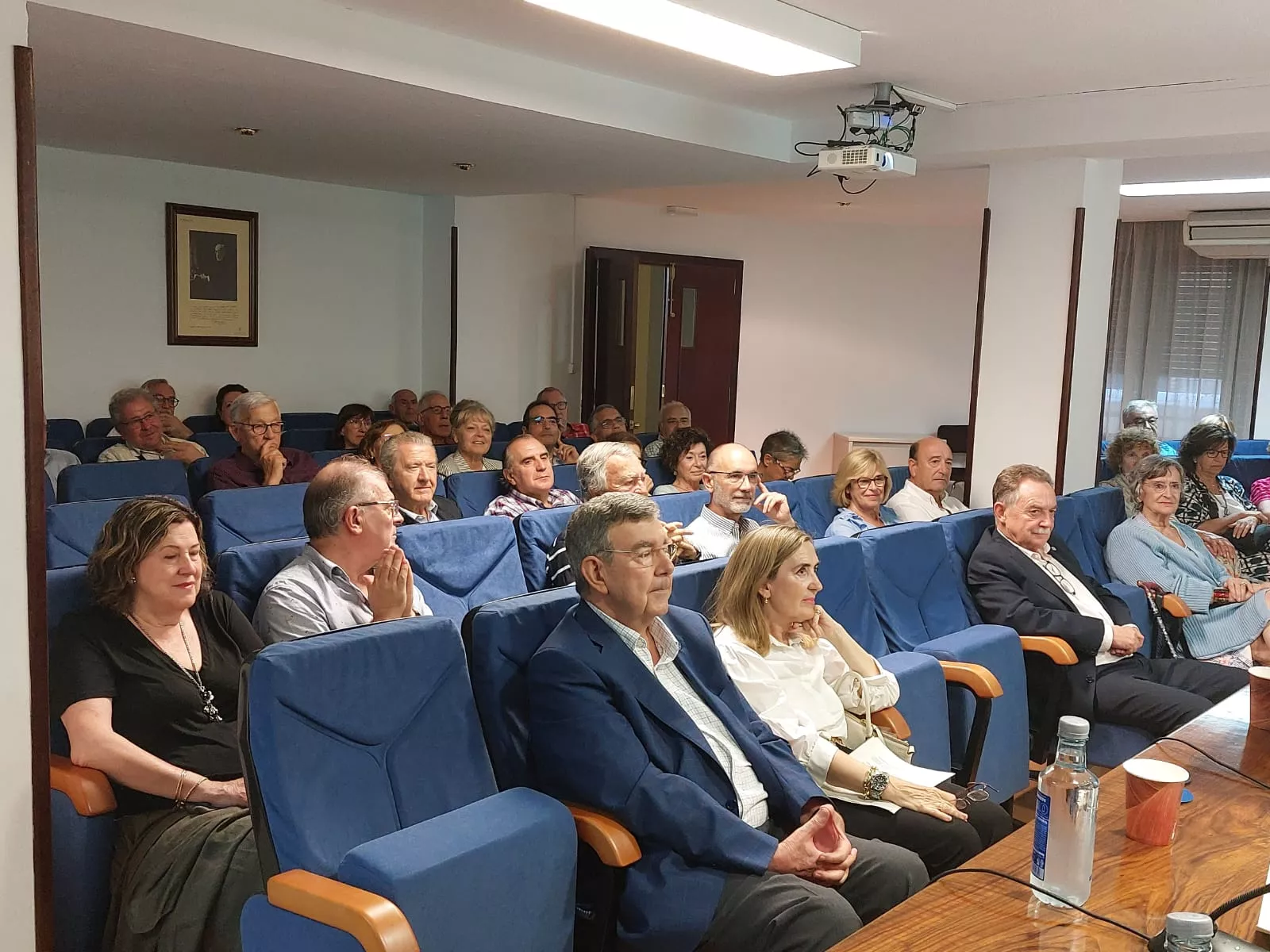 Lectura del Discurso de Ingreso en Asemeya de Ángel Escolán Gelos
