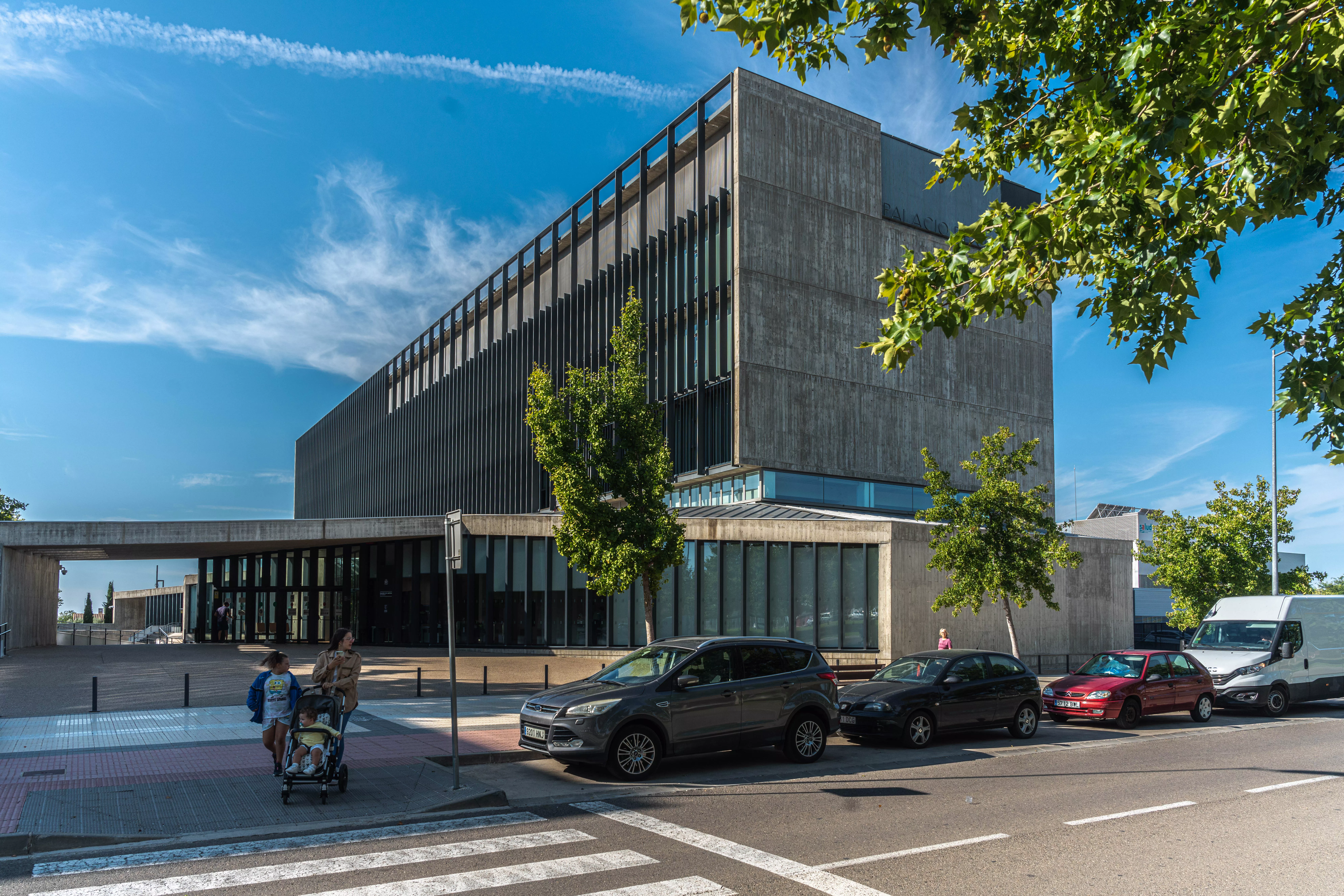 La Audiencia de Huesca condena a más de un año de cárcel a una mujer que se apropió del dinero de una anciana.