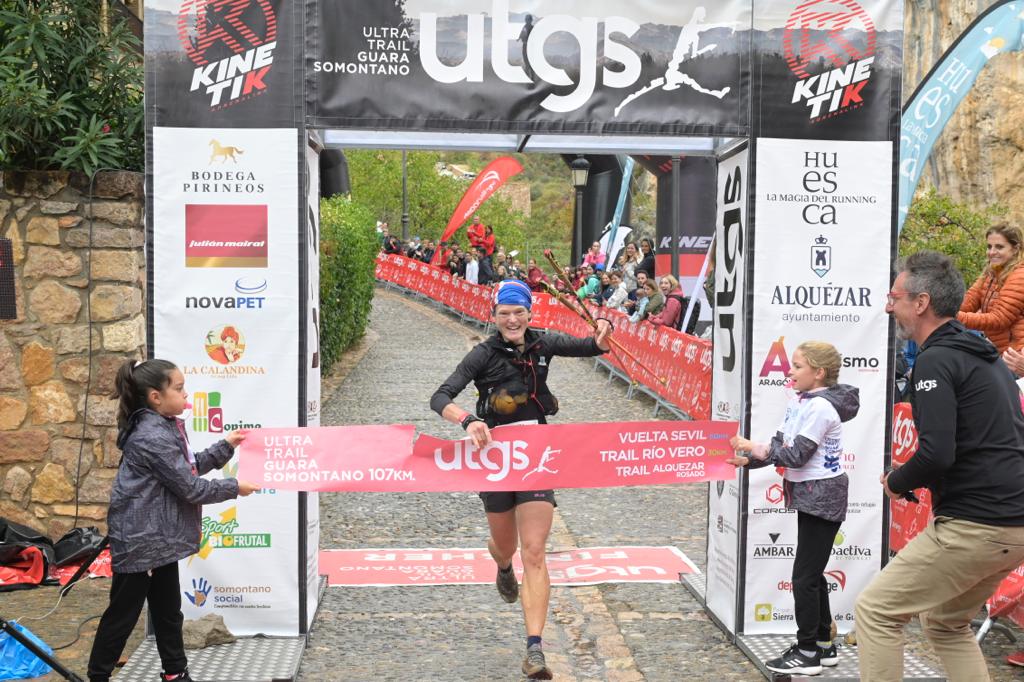 Maryam Berthault vencedora Ultra Trail. FOTO Gonzalo Ocampo Fotógrafos CANO