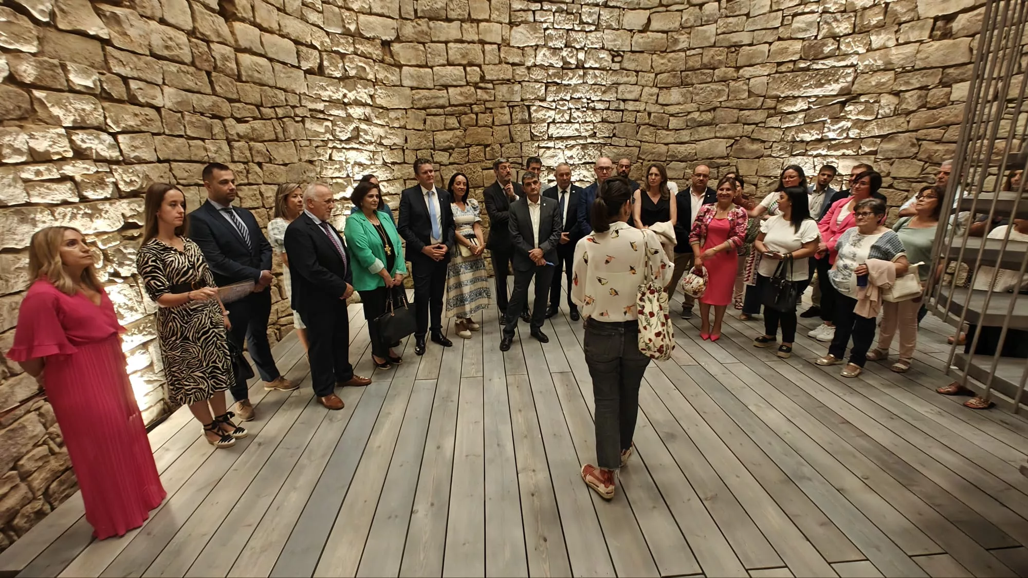 Autoridades en el Pozo de Hielo, durante el acto de inauguración.