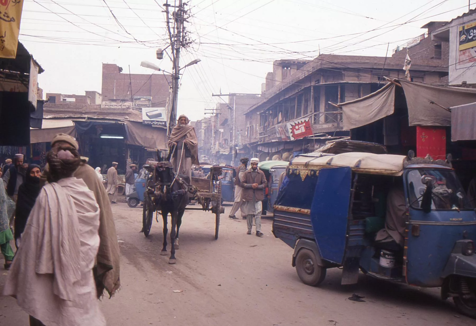Visita de Marco Pascual a Darra.