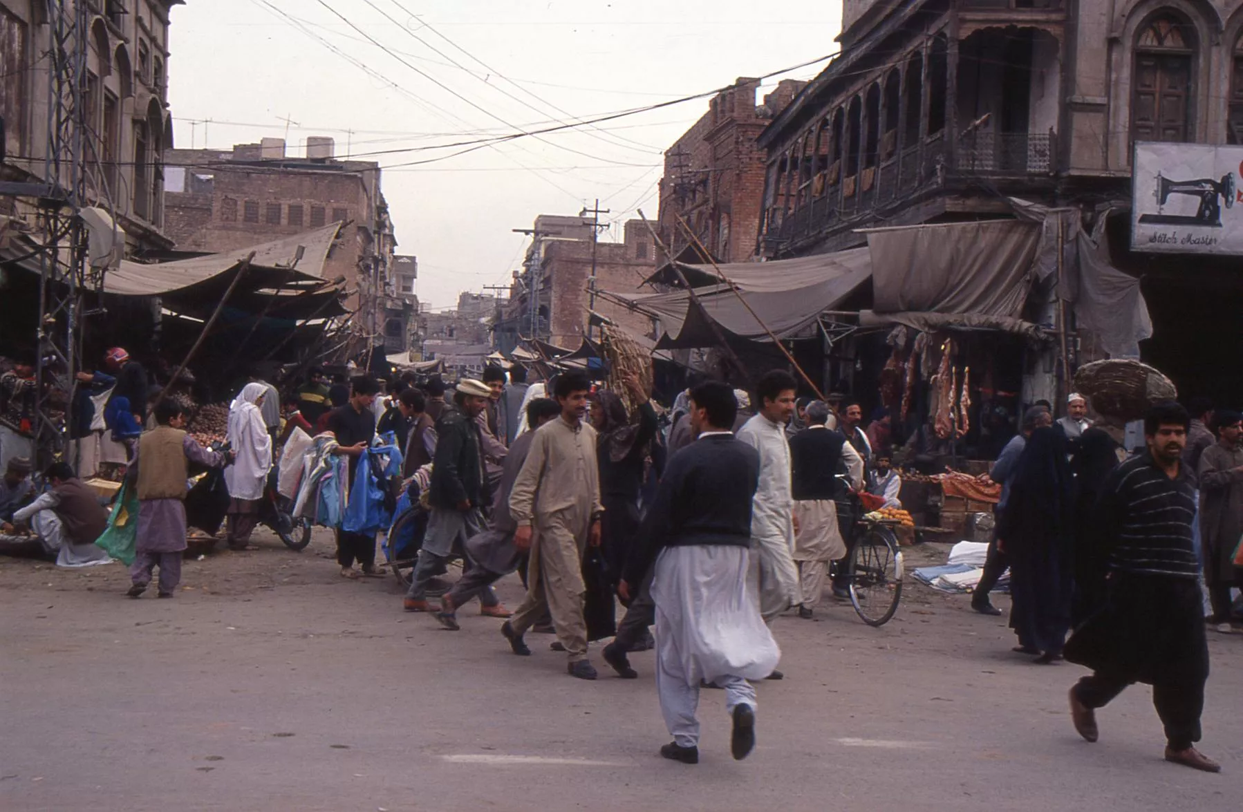 Visita de Marco Pascual a Darra.