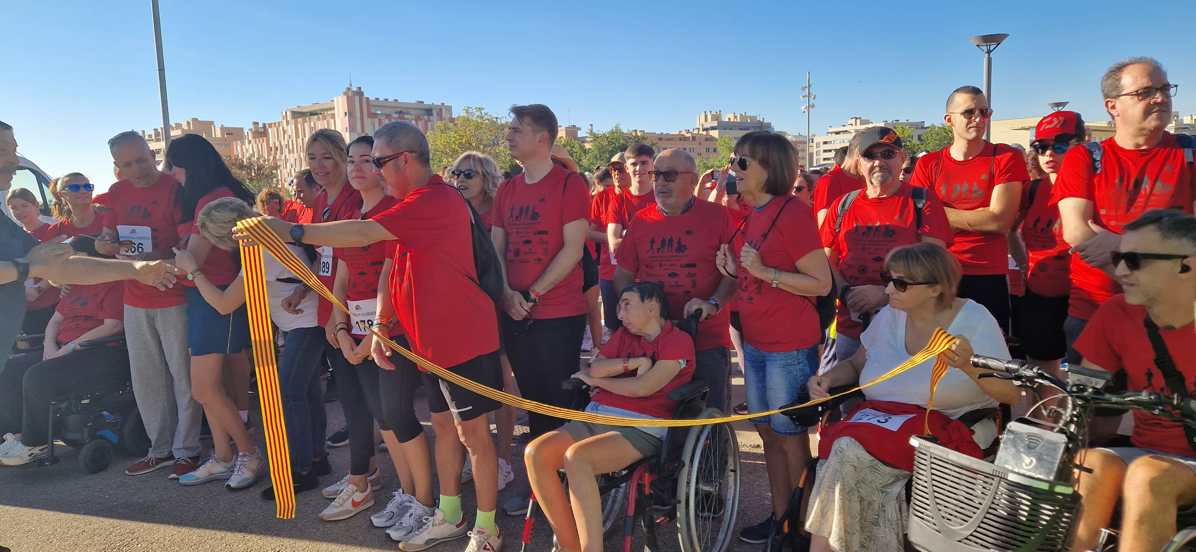 I Marcha por la Esclerosis Múltiple en Huesca. Foto Myriam Martínez 