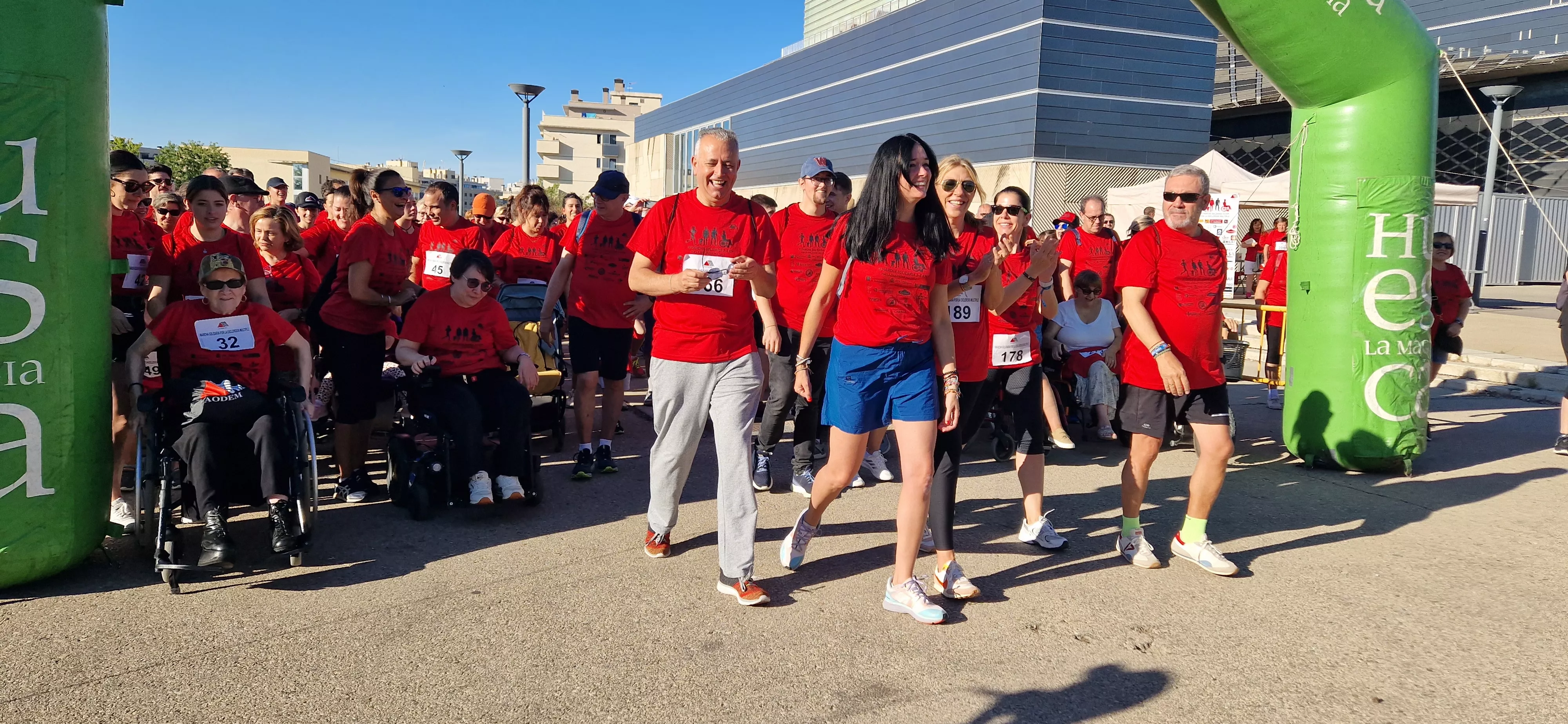 I Marcha por la Esclerosis Múltiple en Huesca. Foto Myriam Martínez 