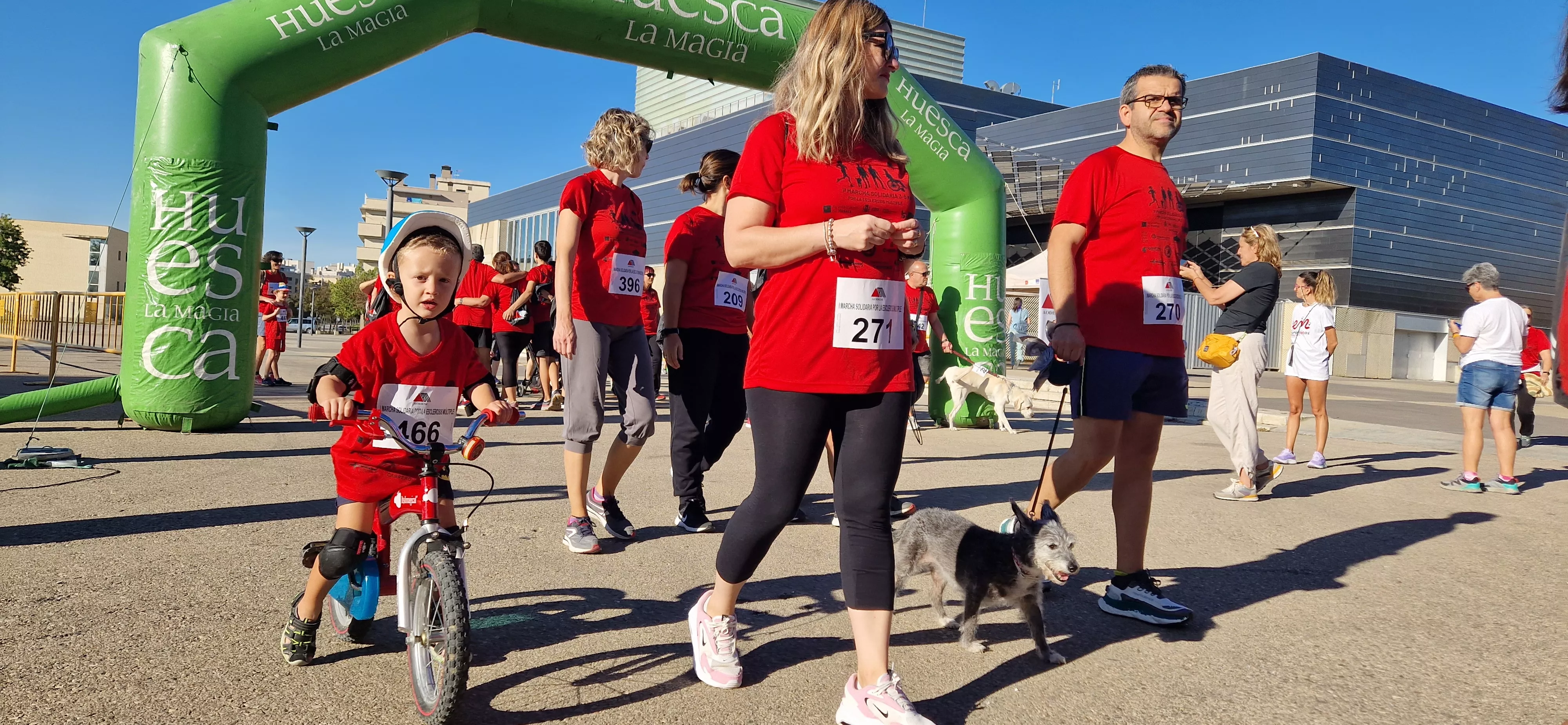 I Marcha por la Esclerosis Múltiple en Huesca. Foto Myriam Martínez 