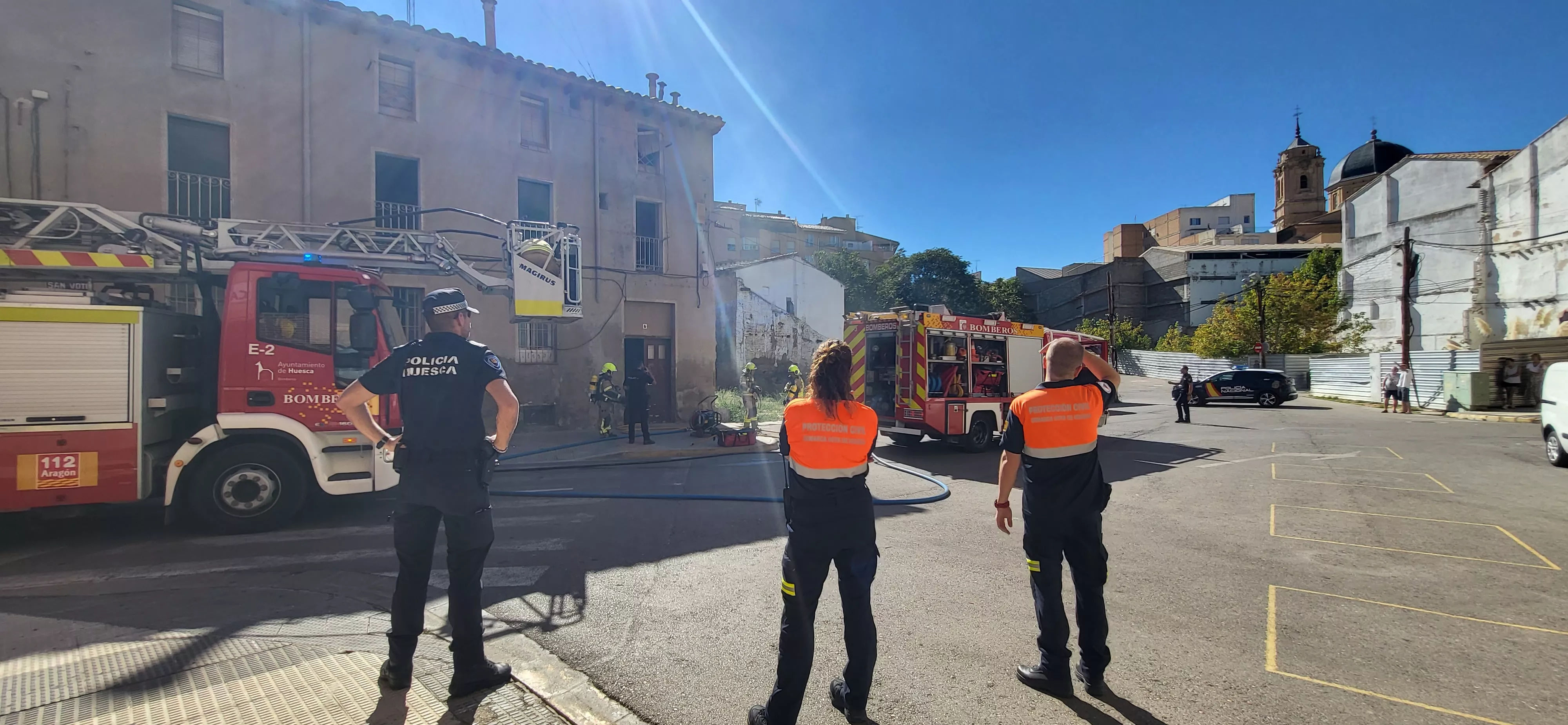 Incendio declarado en una casa okupada de la plaza San Félix y San Voto de Huesca. Foto Mercedes Manterola