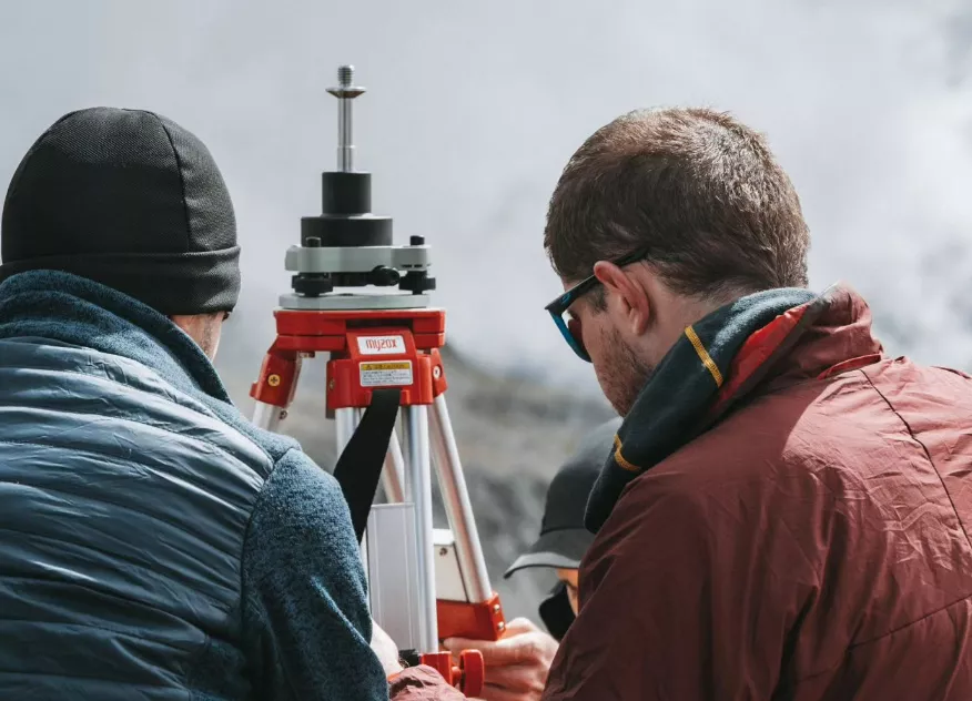Miembros de Sostremetríes en una de las mediciones. Foto: The Adventure Bakery
