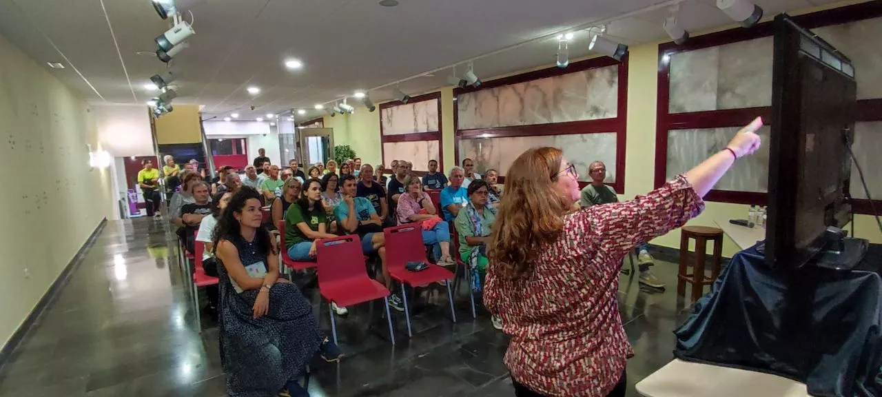  Ana Moreno Caballud, geóloga y científica titular del Instituto Pirenaico de Ecología (CSIC) ponía así en valor, el pasado 30 de septiembre en Boltaña las potencialidades que ofrecen, entre otros, cuevas y glaciares de esta comarca pirenaica
