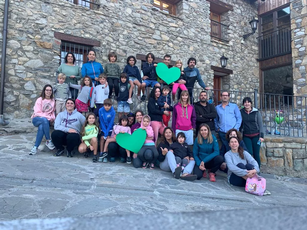 Concentración para pedir la contratación de auxiliares de educación especial.. CRA Alta Ribagorza (Cerler).