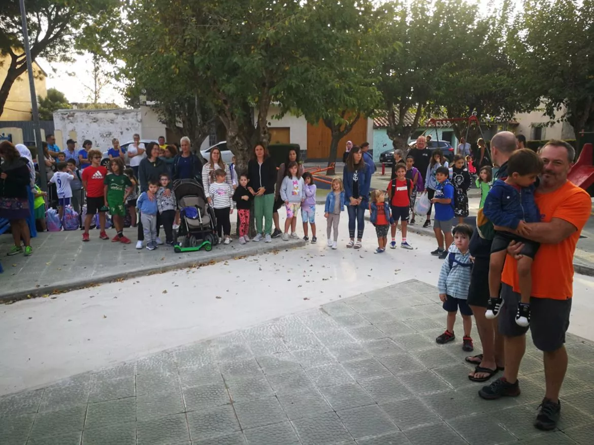 CRA Violada Monegros ( Gurrea ). Concentración para pedir la contratación de auxiliares de educación especial.