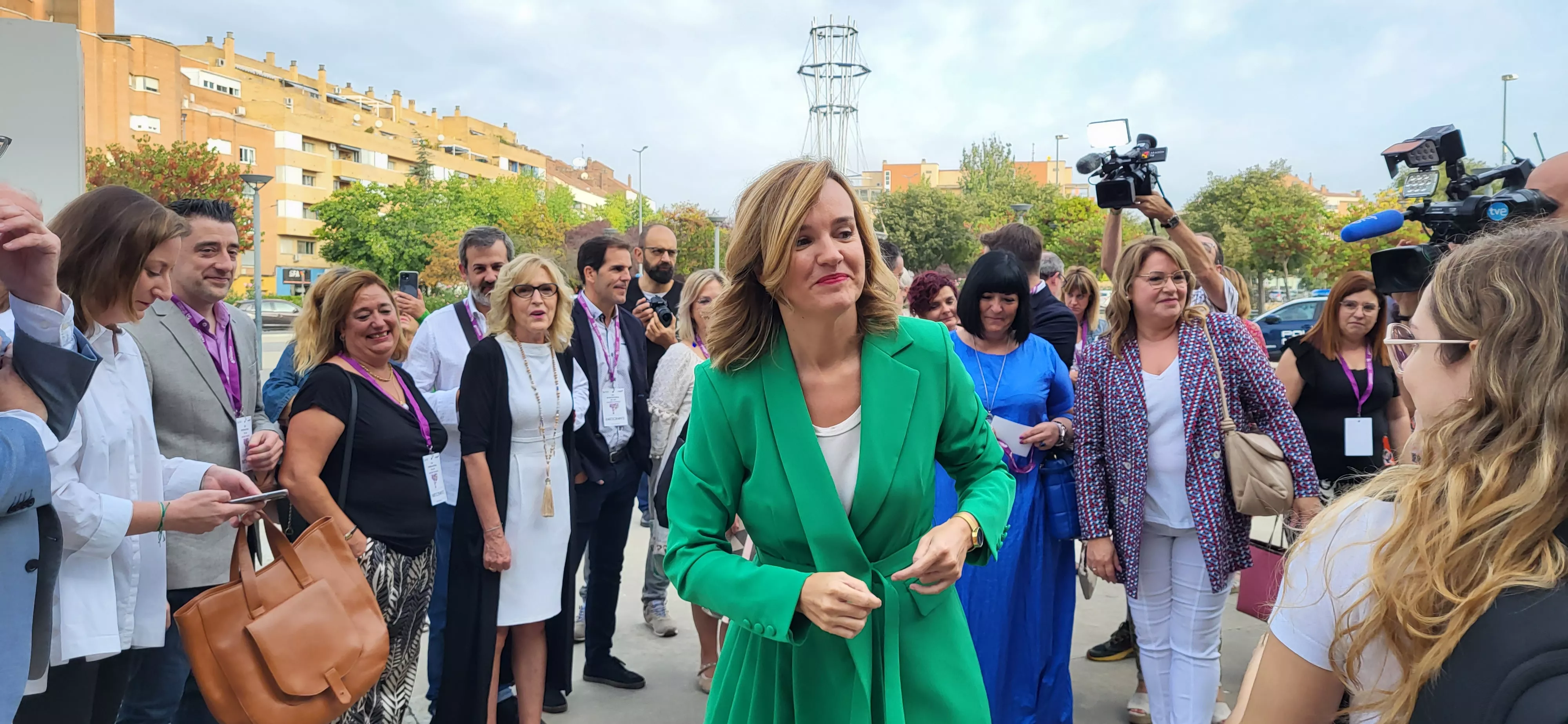 Pilar Alegría, junto a socialistas altoaragoneses, en su visita a Huesca por el Día Internacional de las Mujeres Rurales. Foto Mercedes Manterola