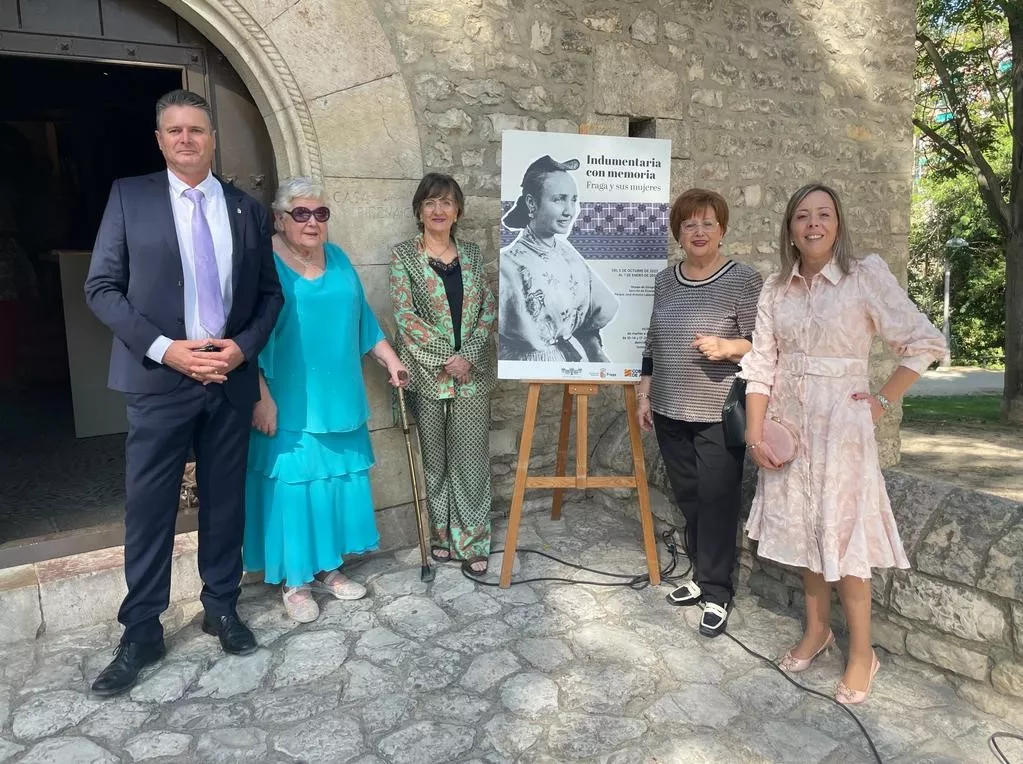 Ignacio Gramún con Mari Zapater, Manolita Labrador, Rosita Hernández.
