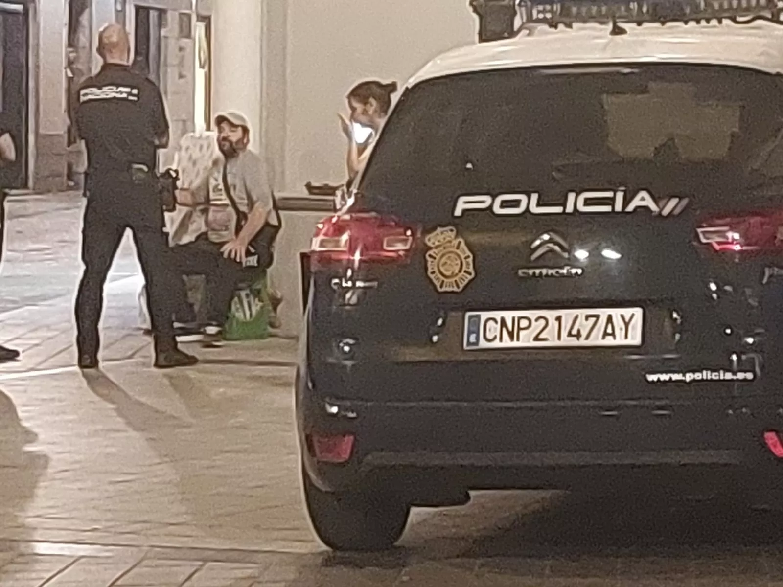 El sujeto que ha amenazado a comerciantes y viandantes, con la Policía Nacional