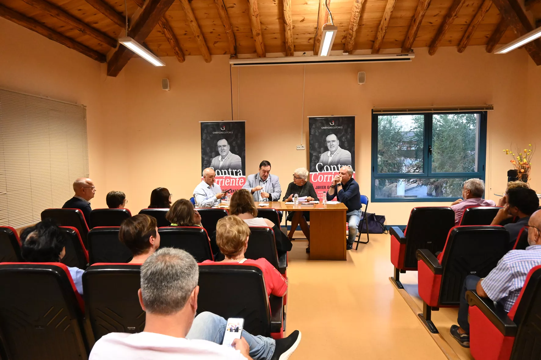 Presentación de Contracorriente de Javier García Antón en Sariñena. Foto Carlos Jalle González