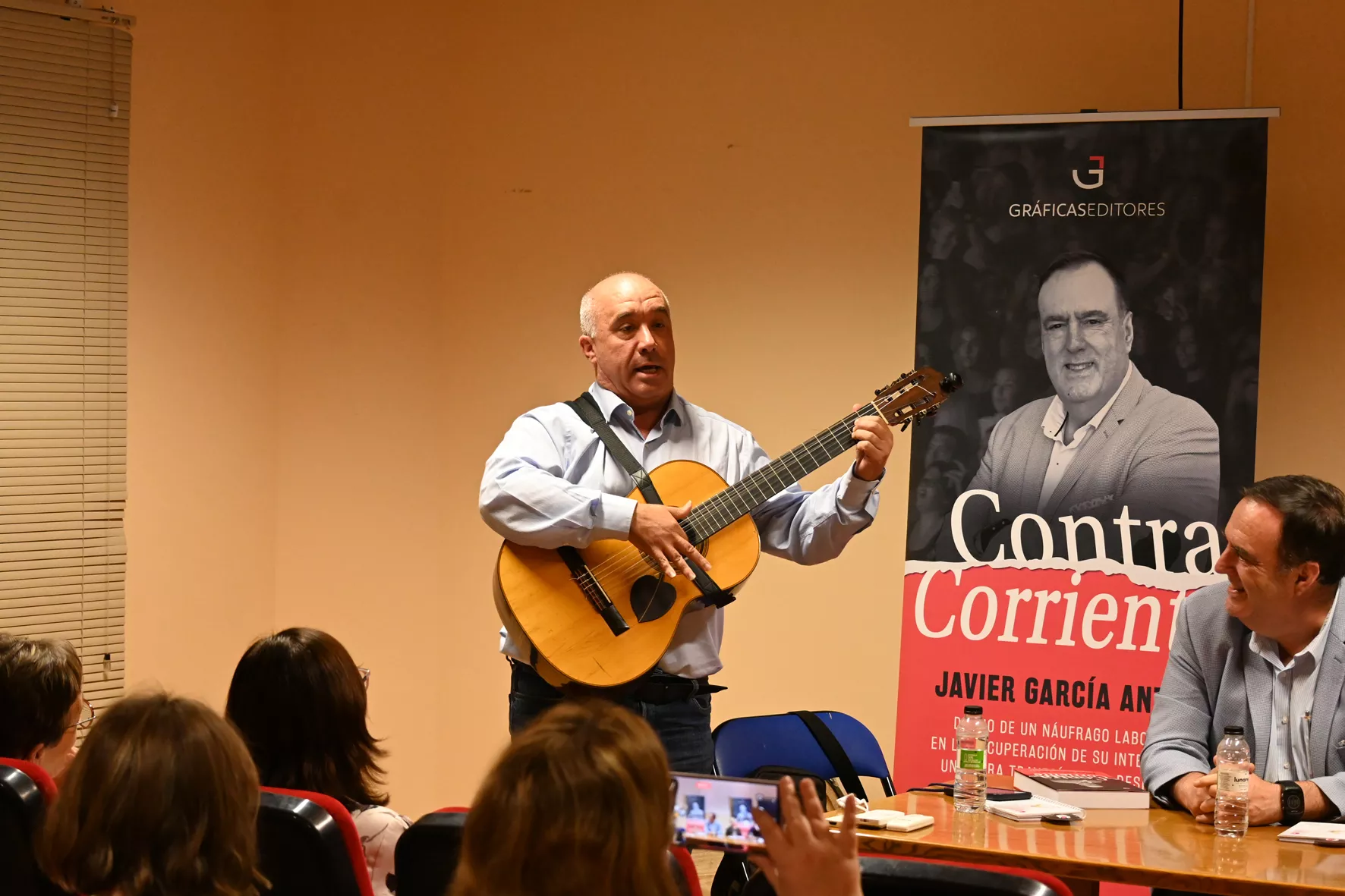 Presentación de Contracorriente de Javier García Antón en Sariñena. Foto Carlos Jalle González