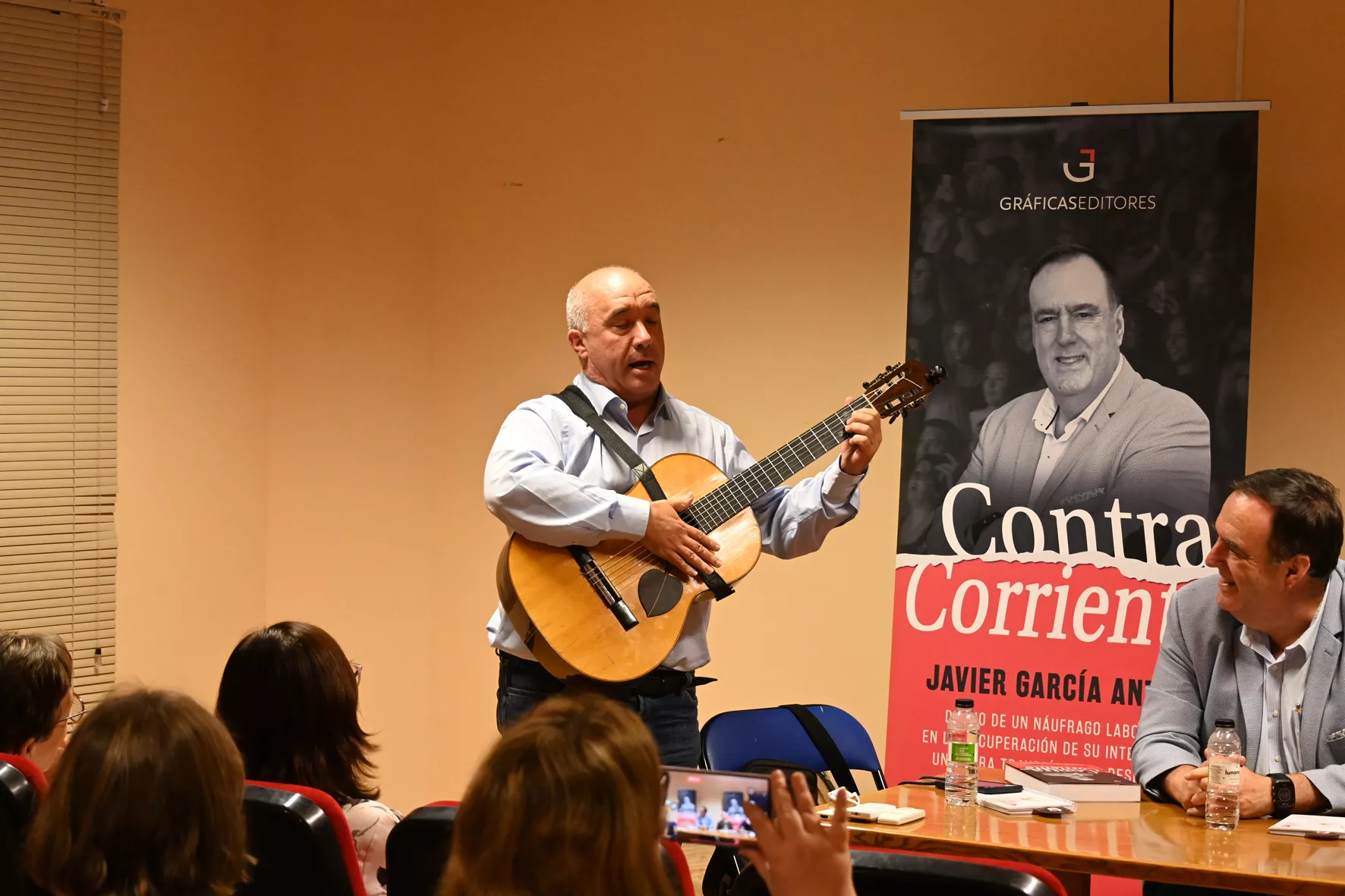 Presentación de Contracorriente de Javier García Antón en Sariñena. Foto Carlos Jalle González