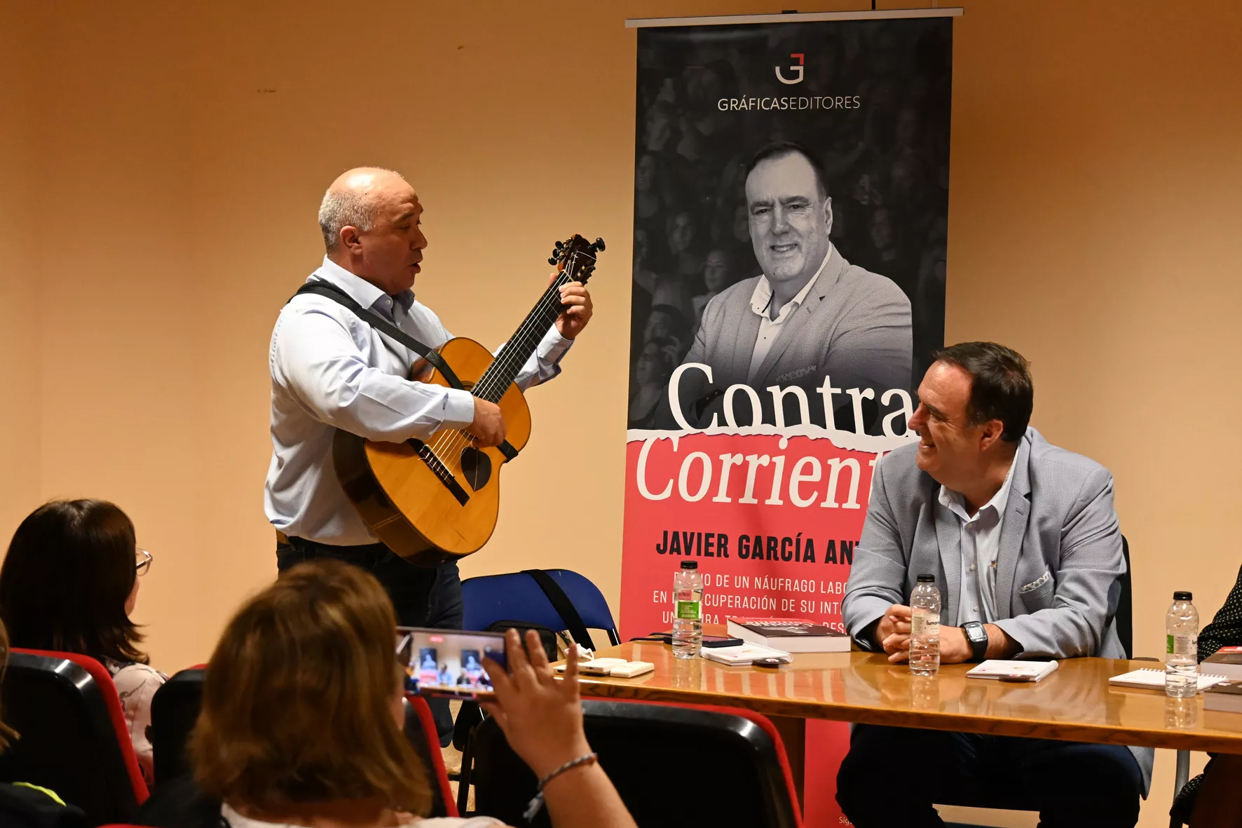 Presentación de Contracorriente de Javier García Antón en Sariñena. Foto Carlos Jalle González