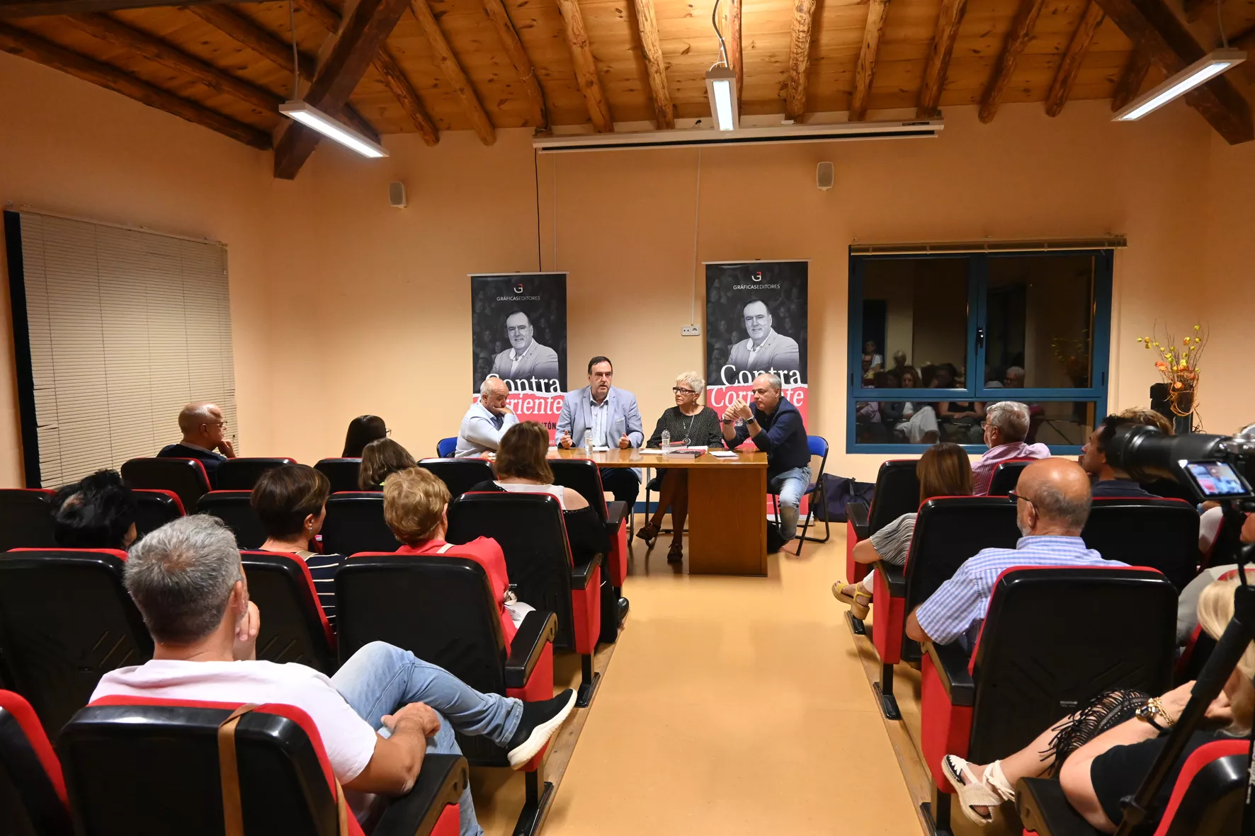 Presentación de Contracorriente de Javier García Antón en Sariñena. Foto Carlos Jalle González