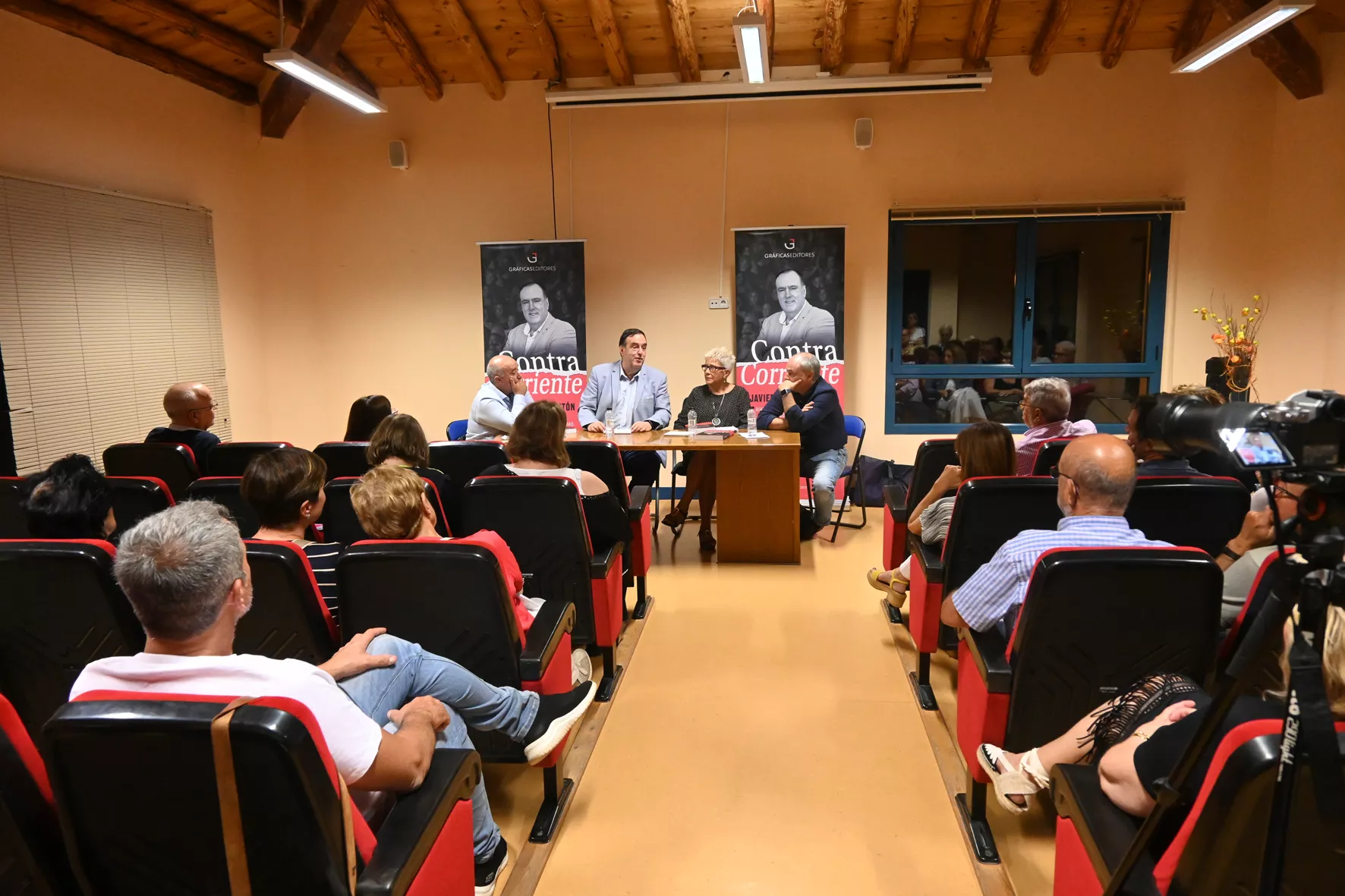 Presentación de Contracorriente de Javier García Antón en Sariñena. Foto Carlos Jalle González