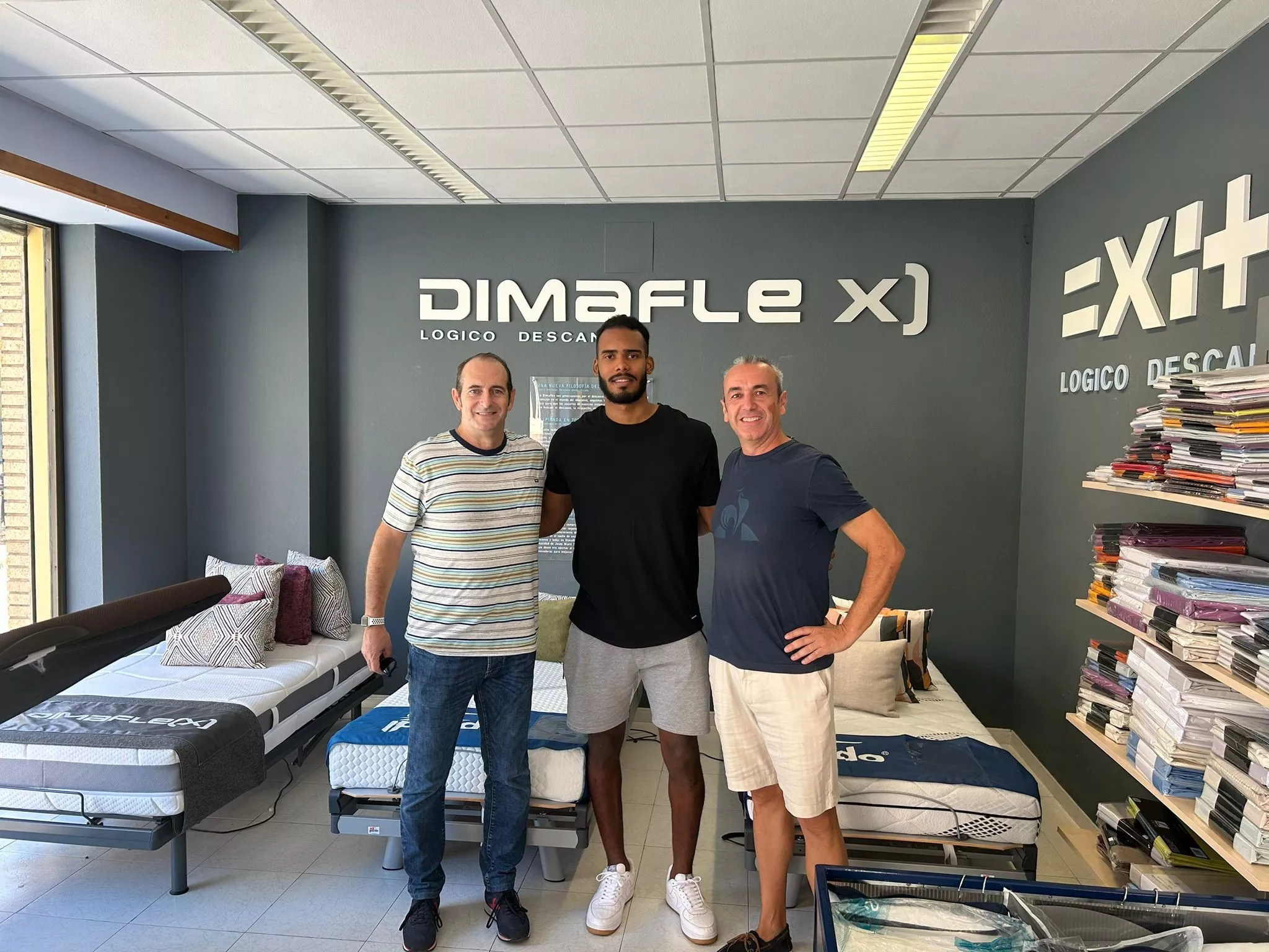 José F. Nolasco, Frank Cordies y Dani Ramírez en Colchonería Zerimar