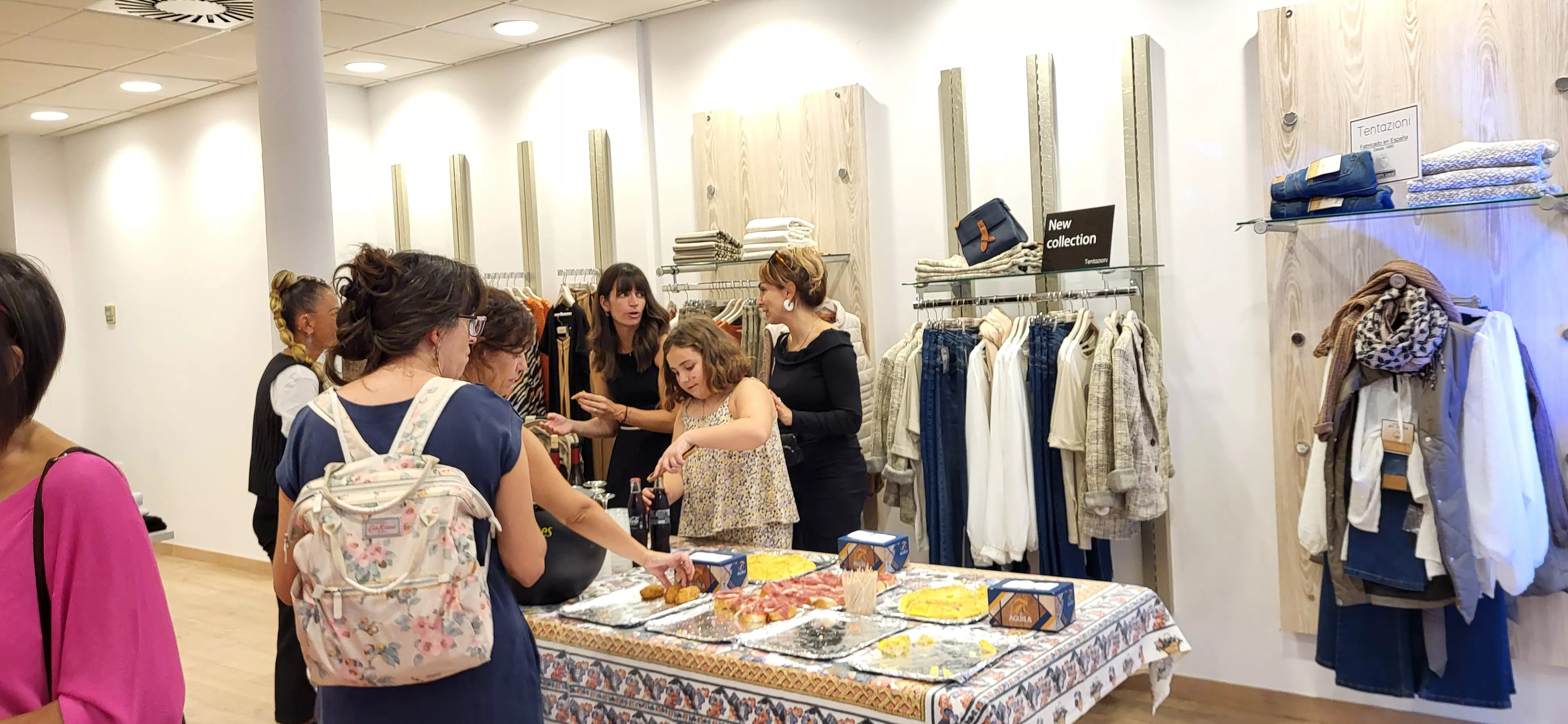 Reapertura de Tentazioni en un nuevo local comercial en Huesca. Foto Mercedes Manterola
