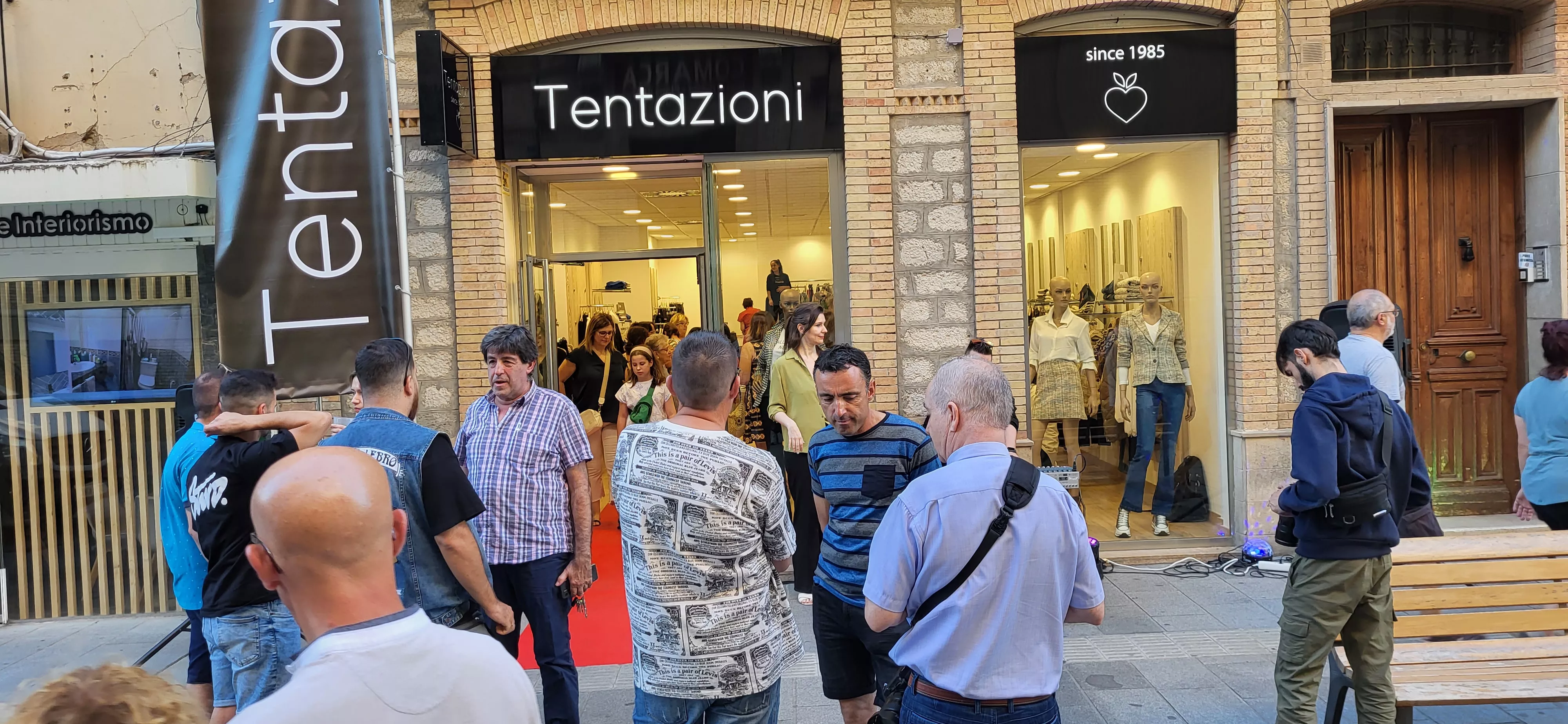 Reapertura de Tentazioni en un nuevo local comercial en Huesca. Foto Mercedes Manterola