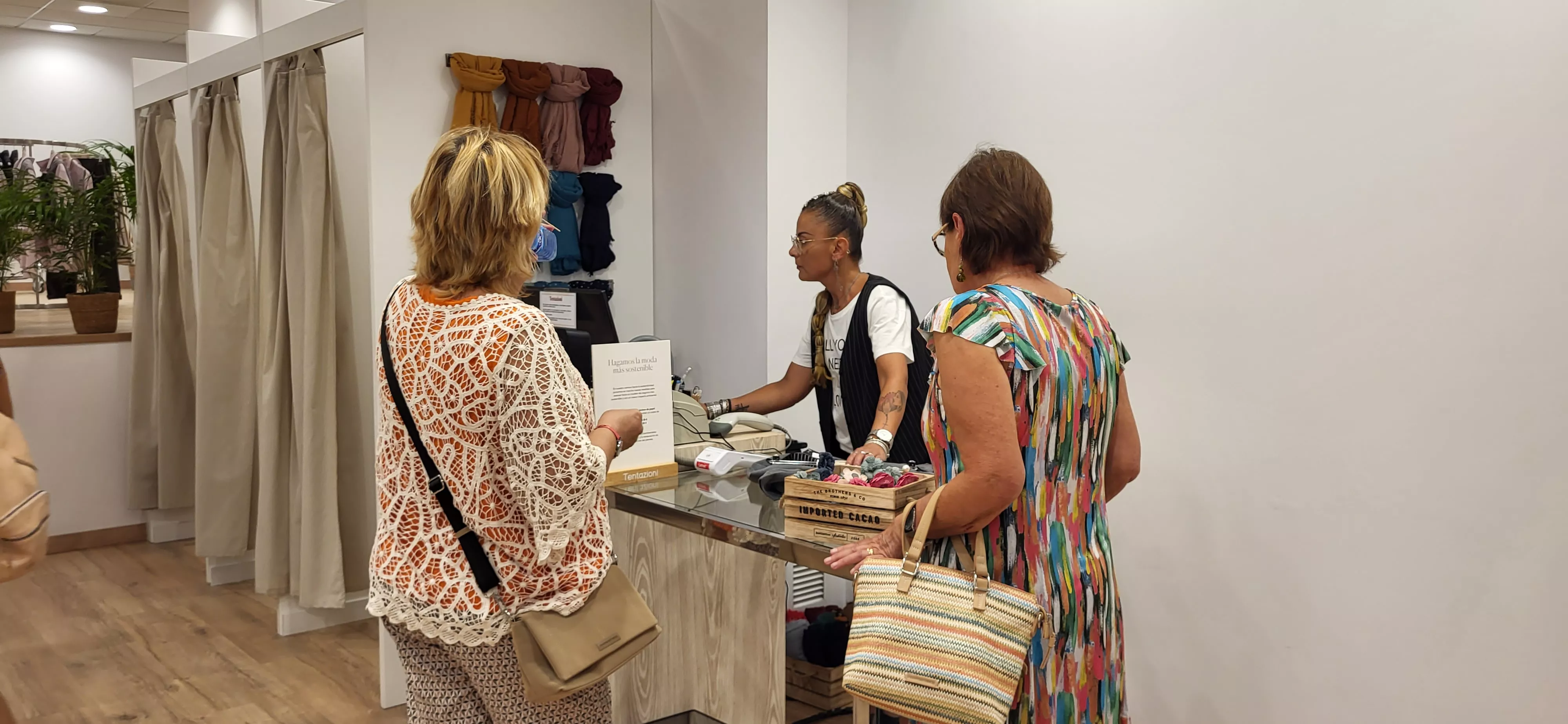 Reapertura de Tentazioni en un nuevo local comercial en Huesca. Foto Mercedes Manterola