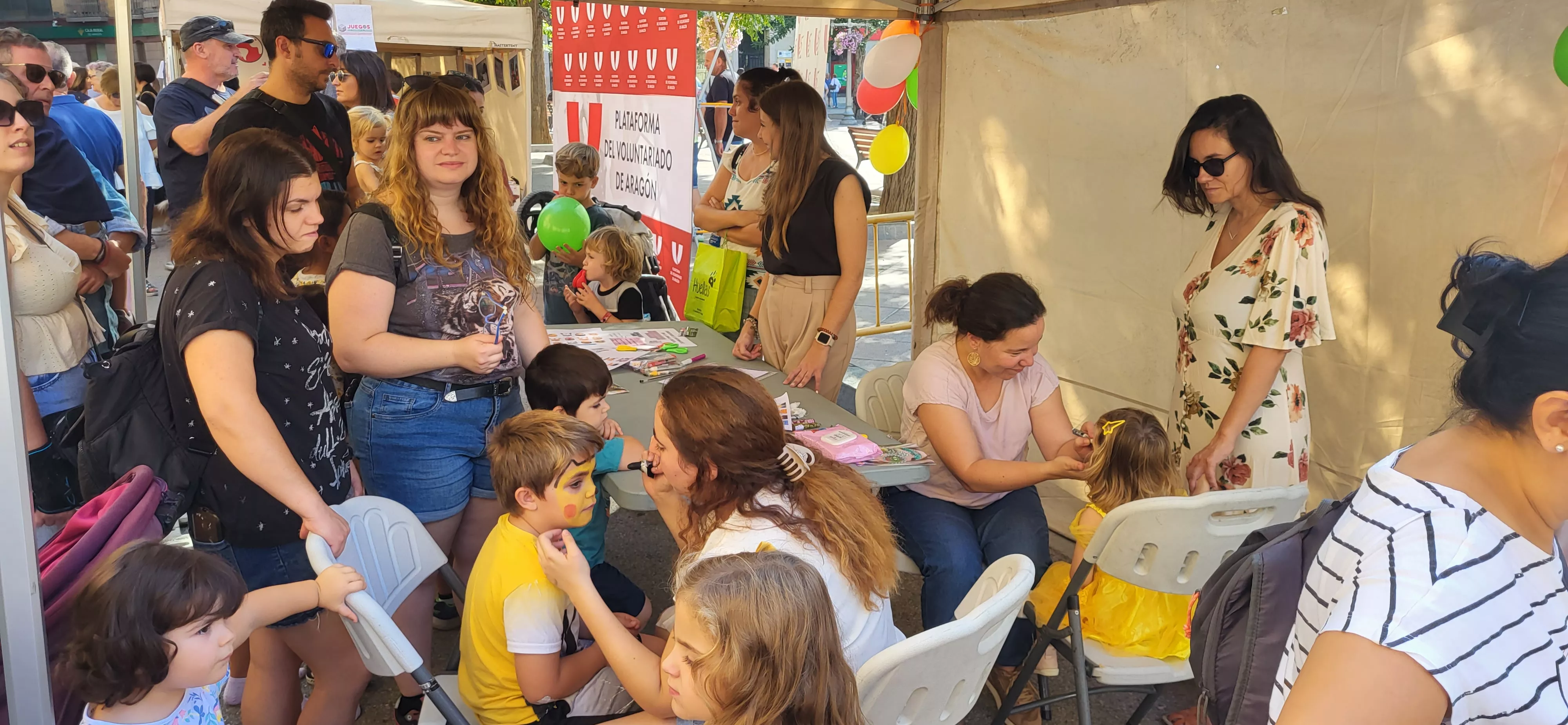 Feria de Entidades celebrada en Huesca. Foto: Mercedes Manterola