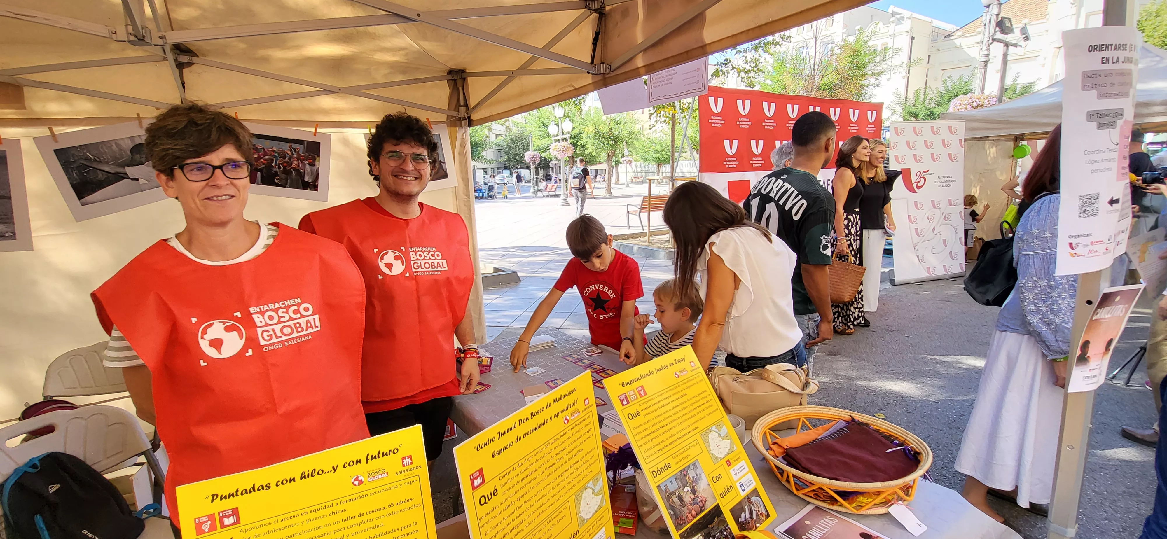 Feria de Entidades celebrada en Huesca. Foto: Mercedes Manterola