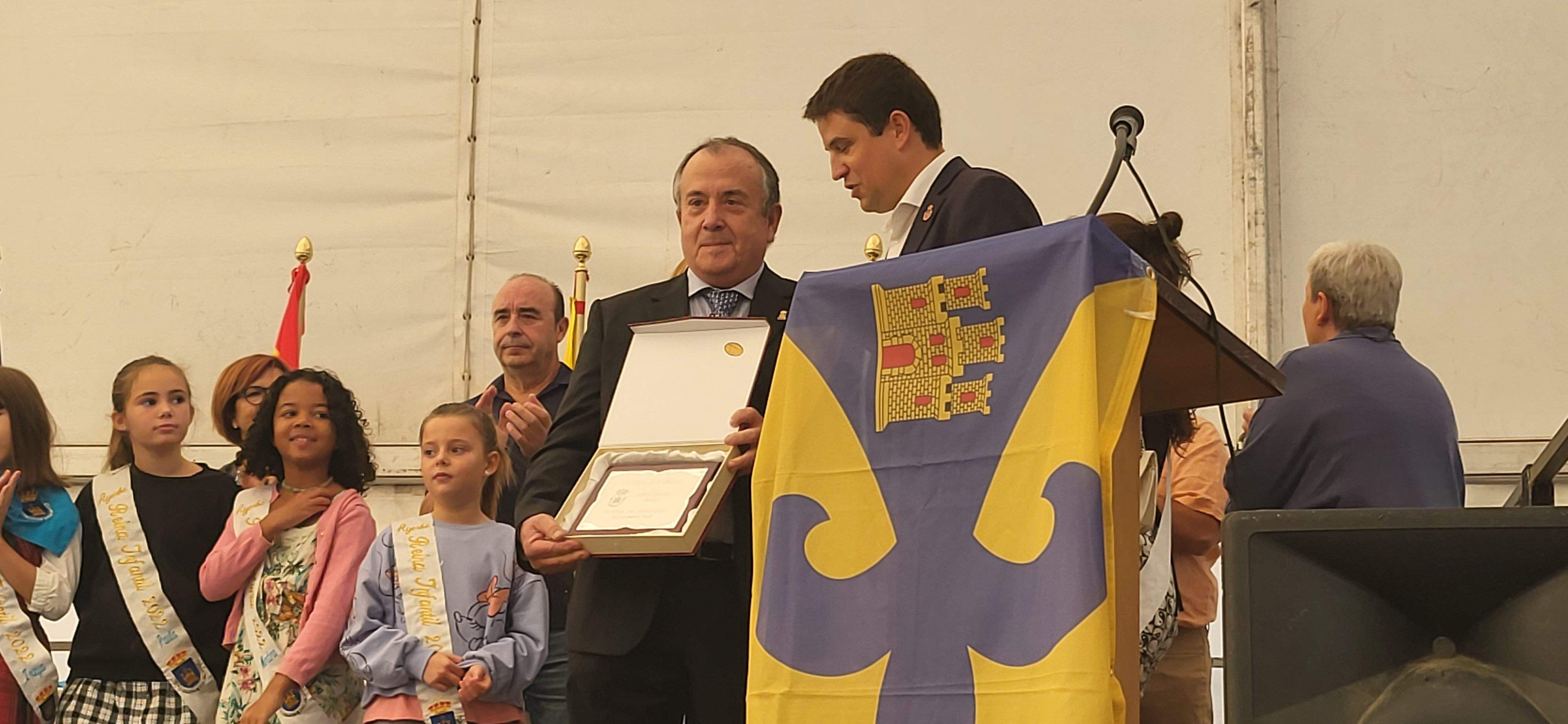 Florentino Aguas, alcalde de Petilla de Aragón, y Antonio Biescas, alcalde de Ayerbe. Foto Myriam Martínez