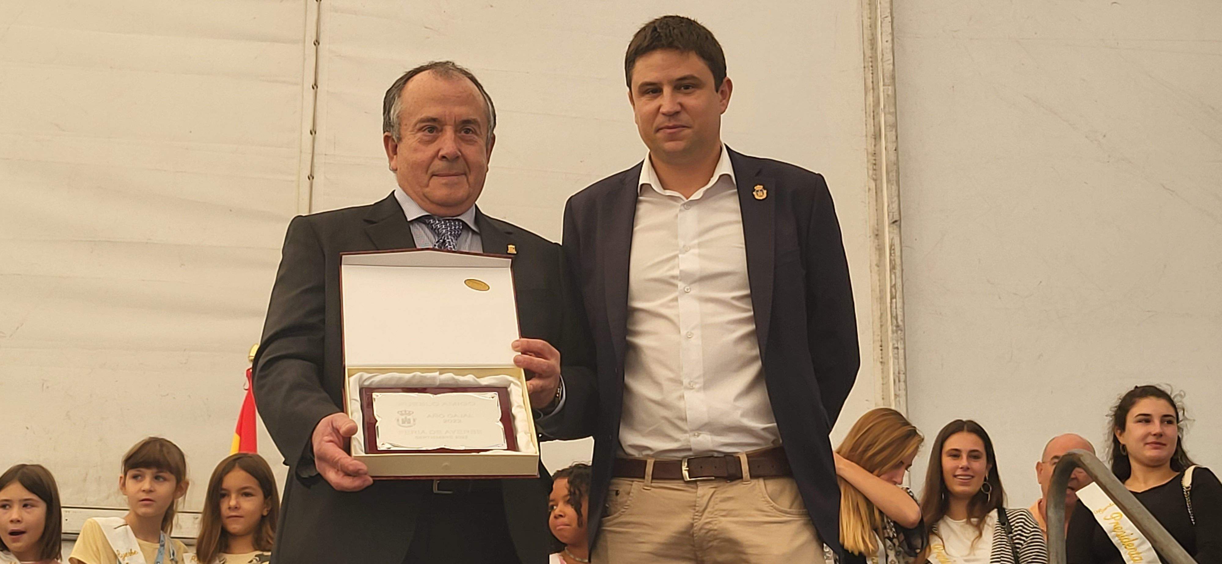 Florentino Aguas, alcalde de Petilla de Aragón, y Antonio Biescas, alcalde de Ayerbe. Foto Myriam Martínez