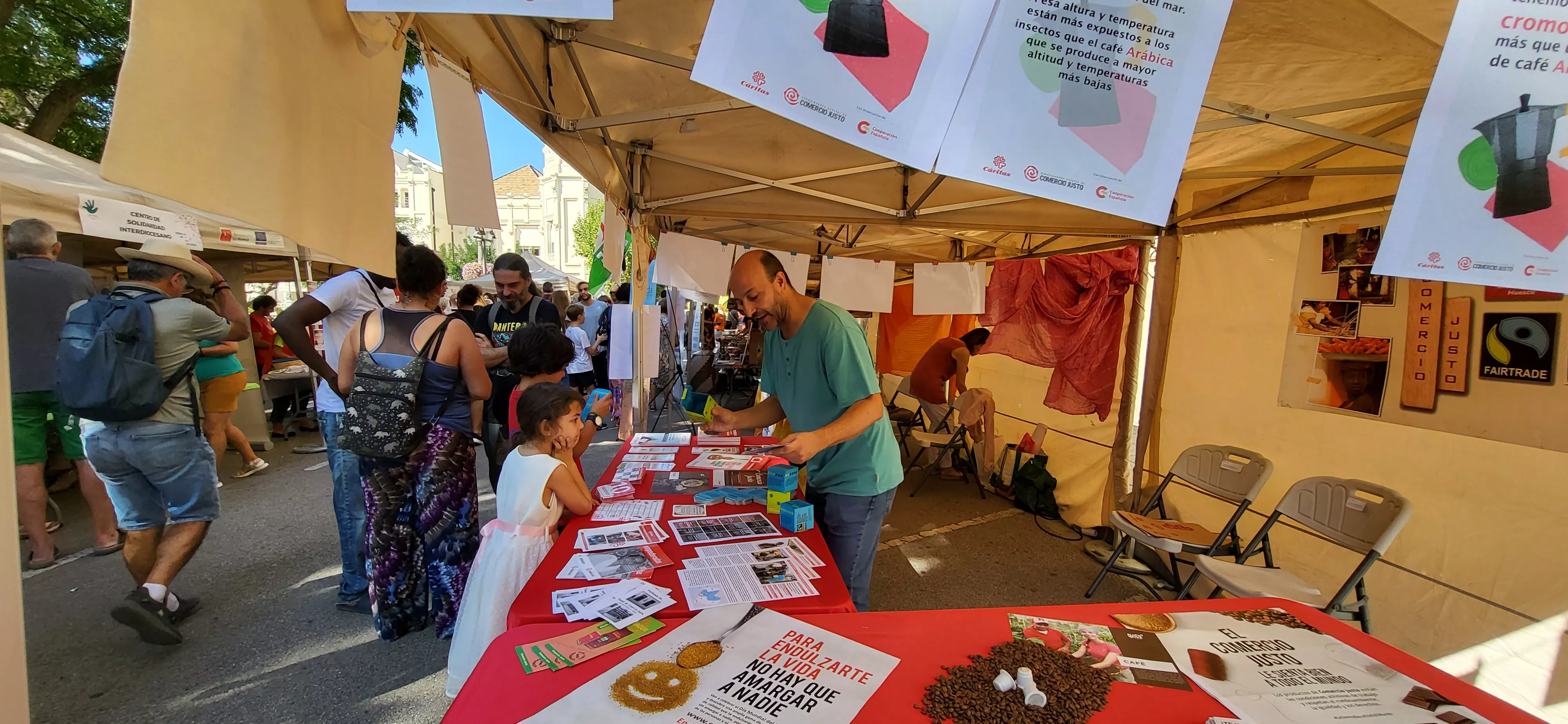 Feria de Entidades celebrada en Huesca. Foto: Mercedes Manterola