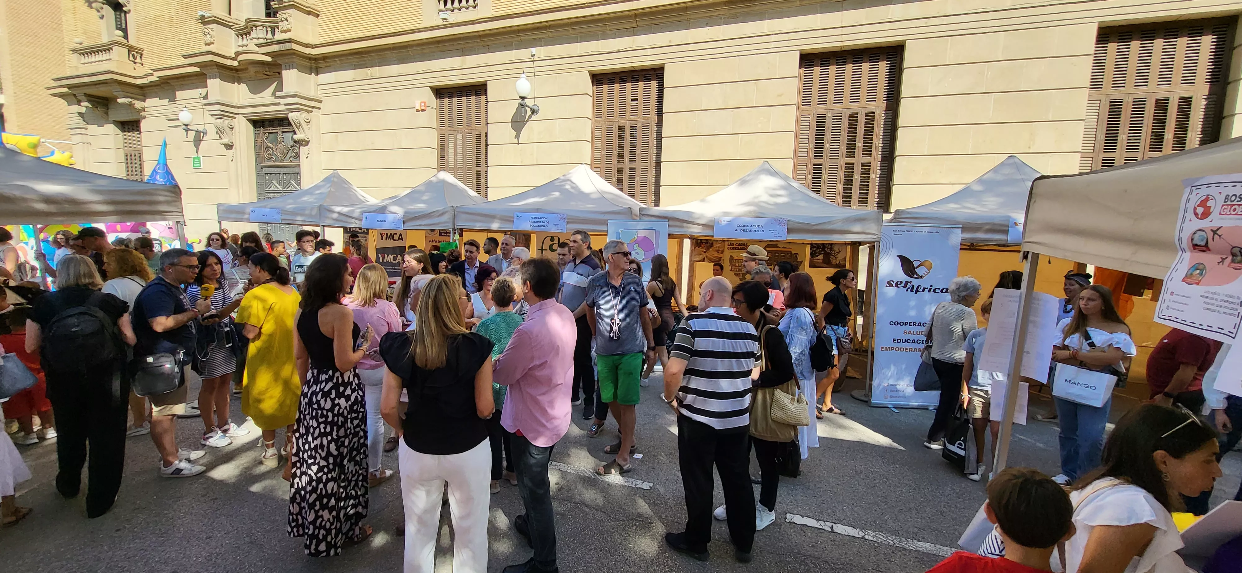 Feria de Entidades celebrada en Huesca. Foto: Mercedes Manterola