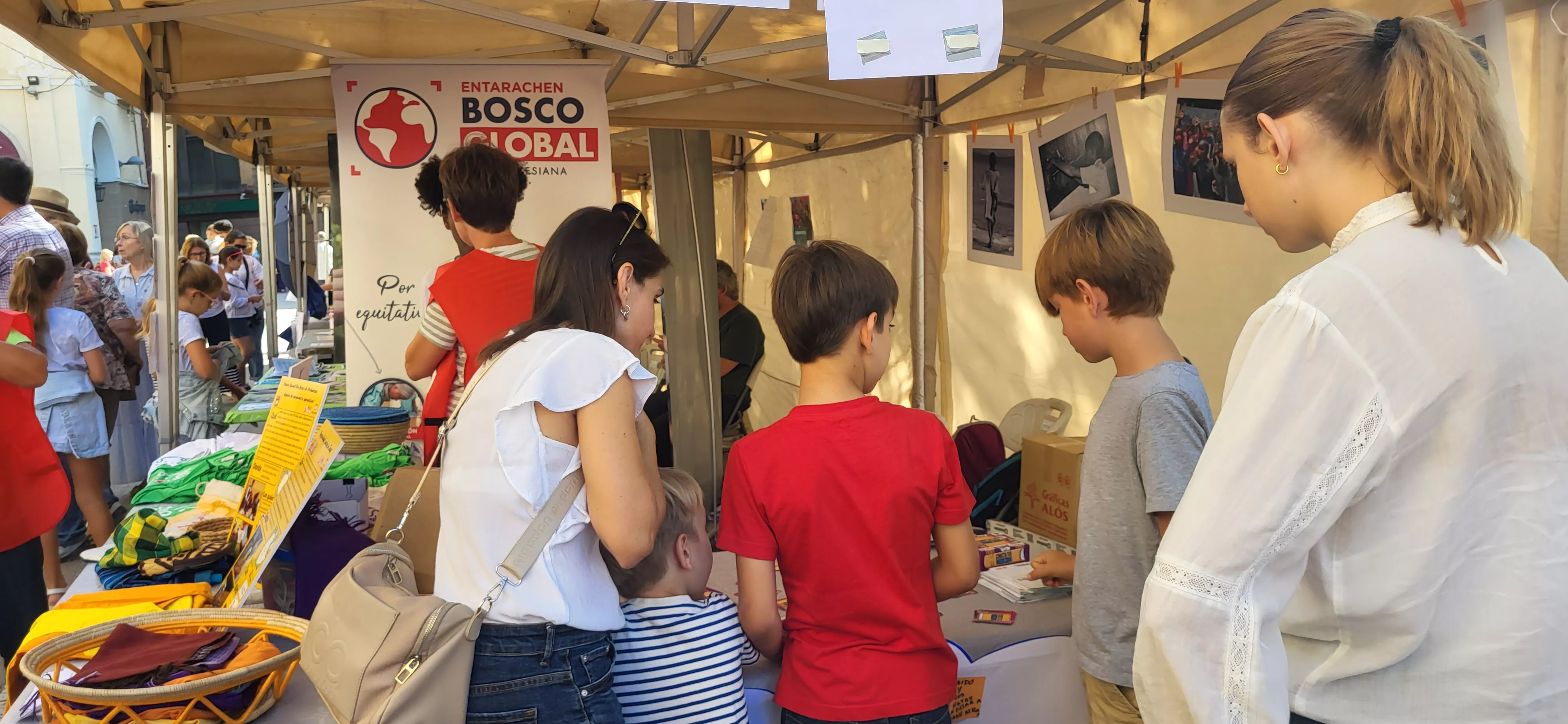 Feria de Entidades celebrada en Huesca. Foto: Mercedes Manterola