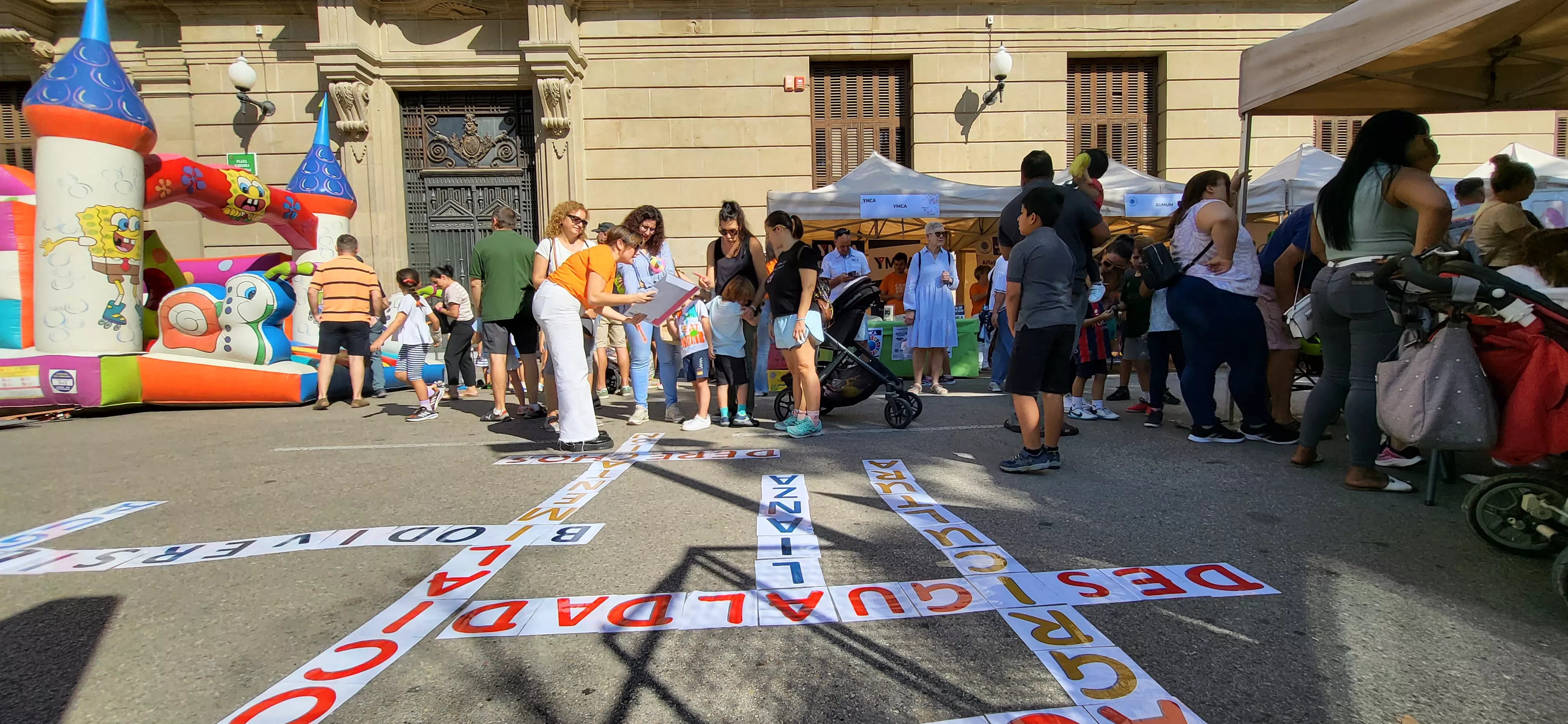 Feria de Entidades celebrada en Huesca. Foto: Mercedes Manterola