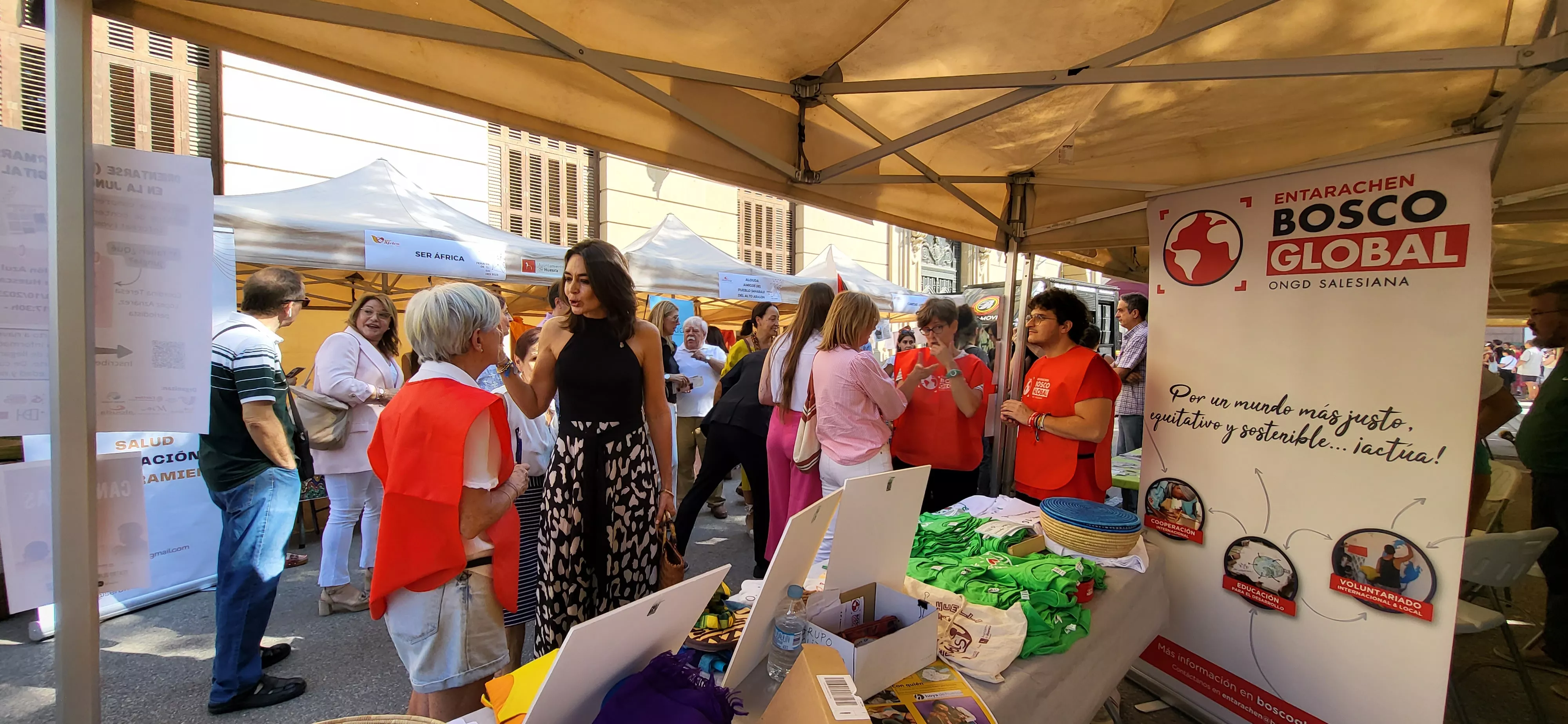 Feria de Entidades celebrada en Huesca. Foto: Mercedes Manterola
