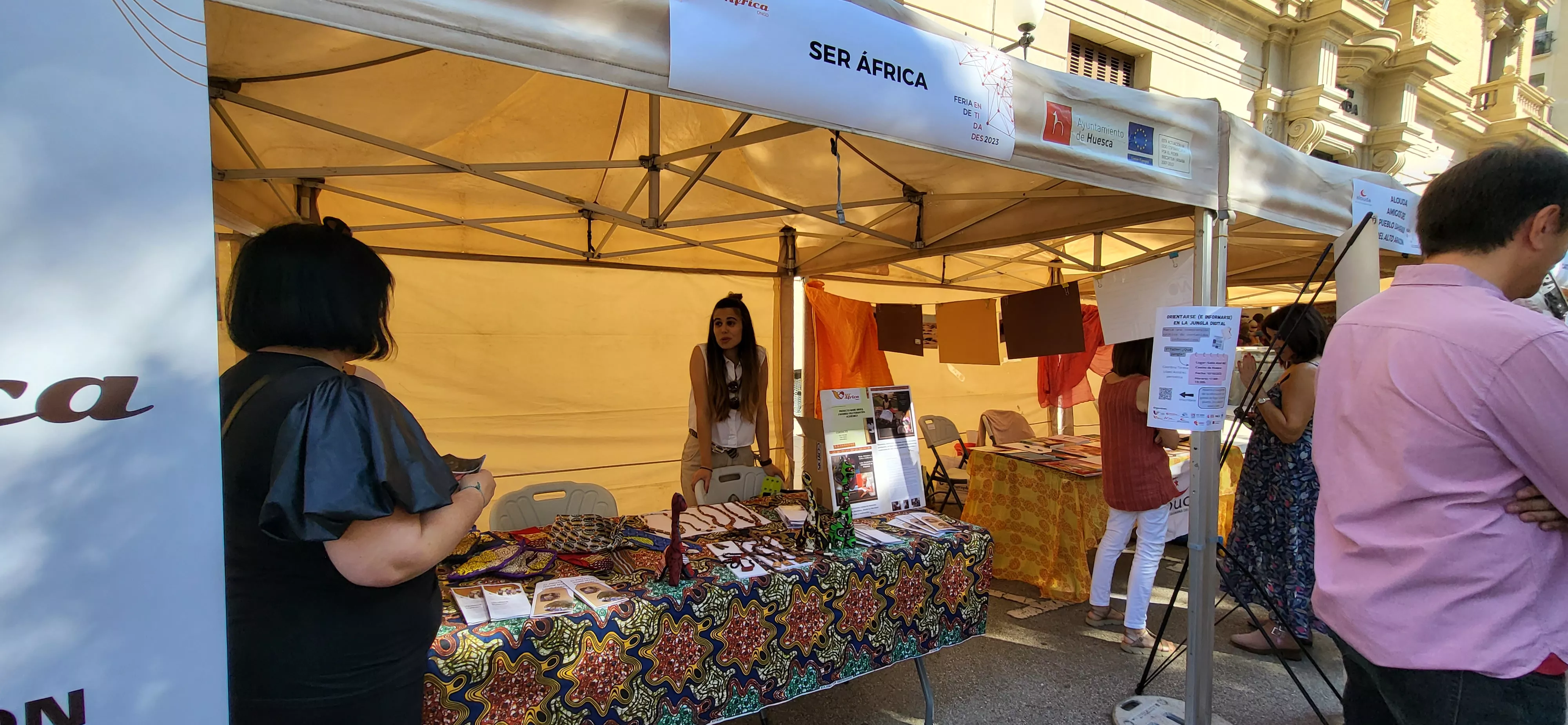 Feria de Entidades celebrada en Huesca. Foto: Mercedes Manterola