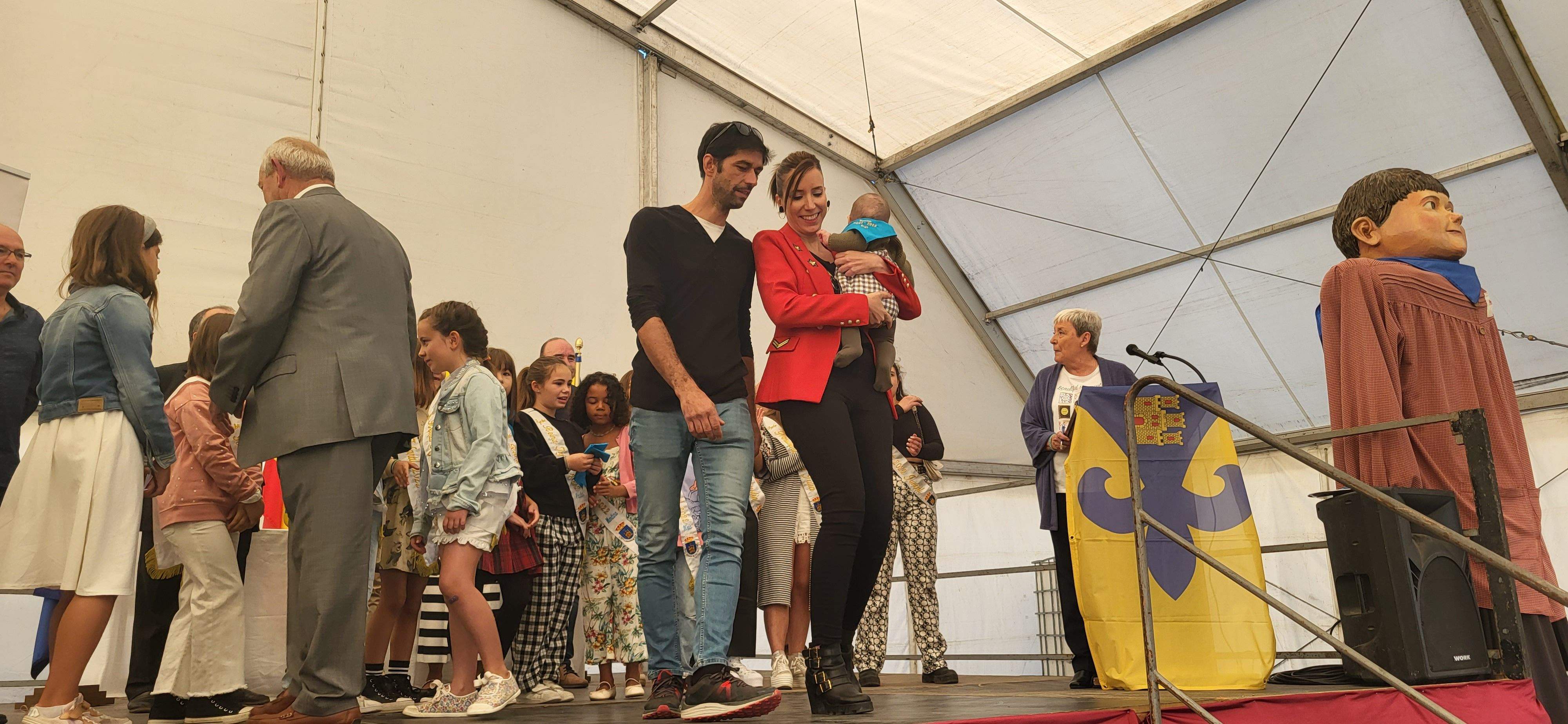 Pañoleta para los niños que no han cumplido un año desde la última feria. Foto Myriam Martínez