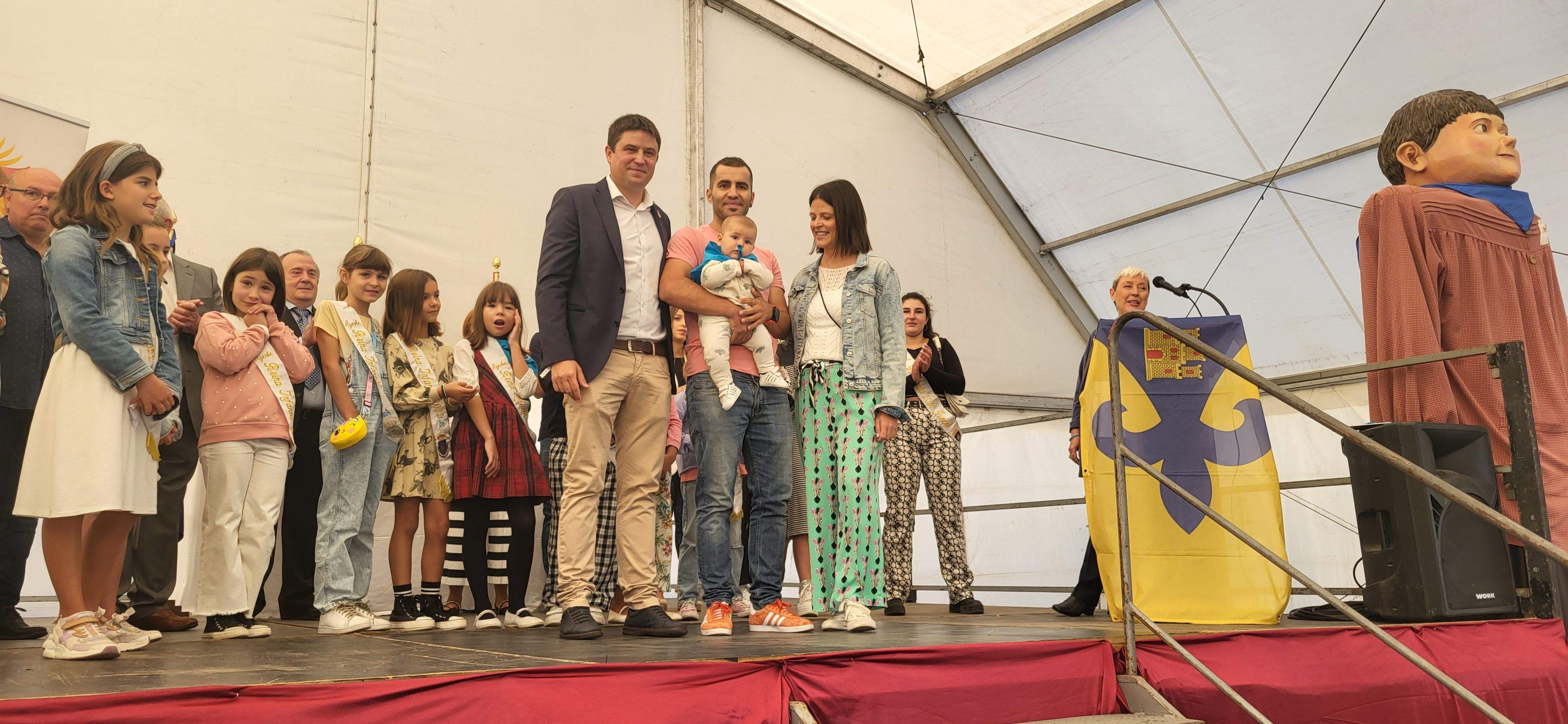 Pañoleta para los niños que no han cumplido un año desde la última feria. Foto Myriam Martínez